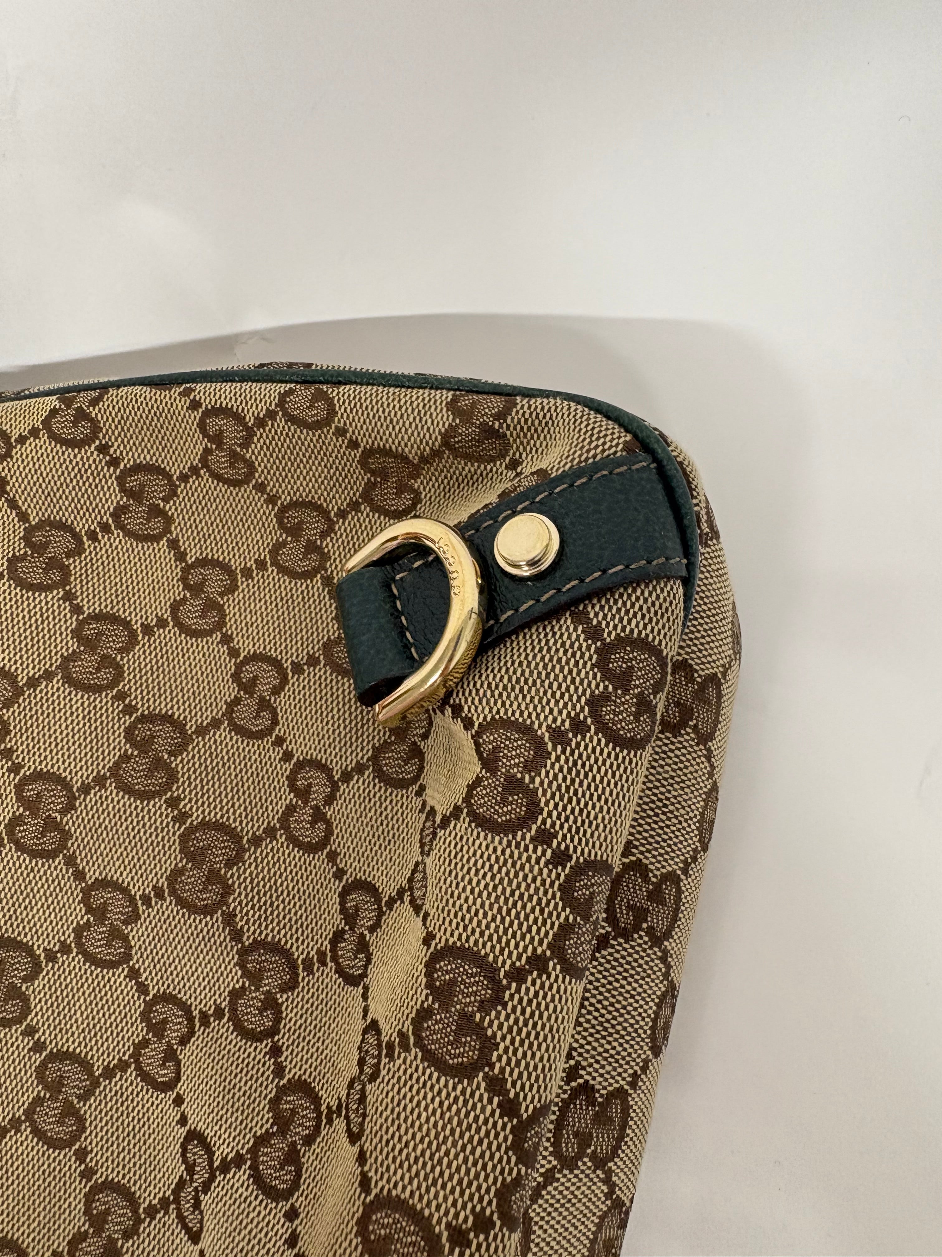 Gucci GG Canvas Shoulder Bag verde