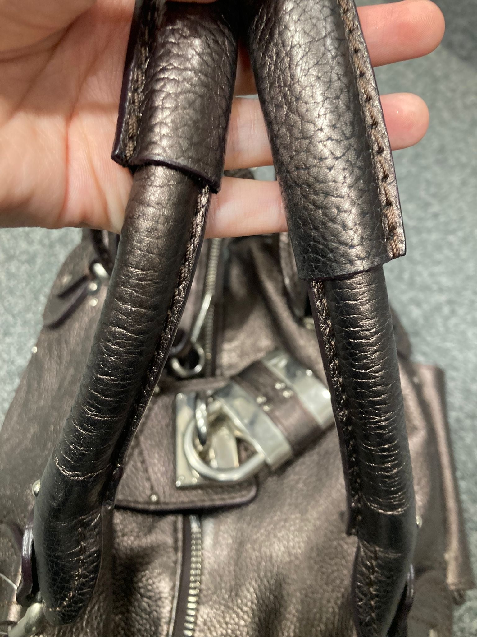Chloé Paddington Metallic – Piel bronce