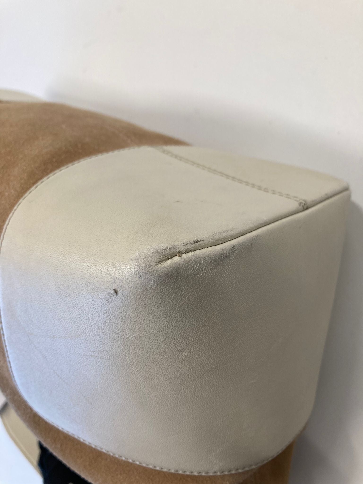 Loewe hombro ante vintage blanco