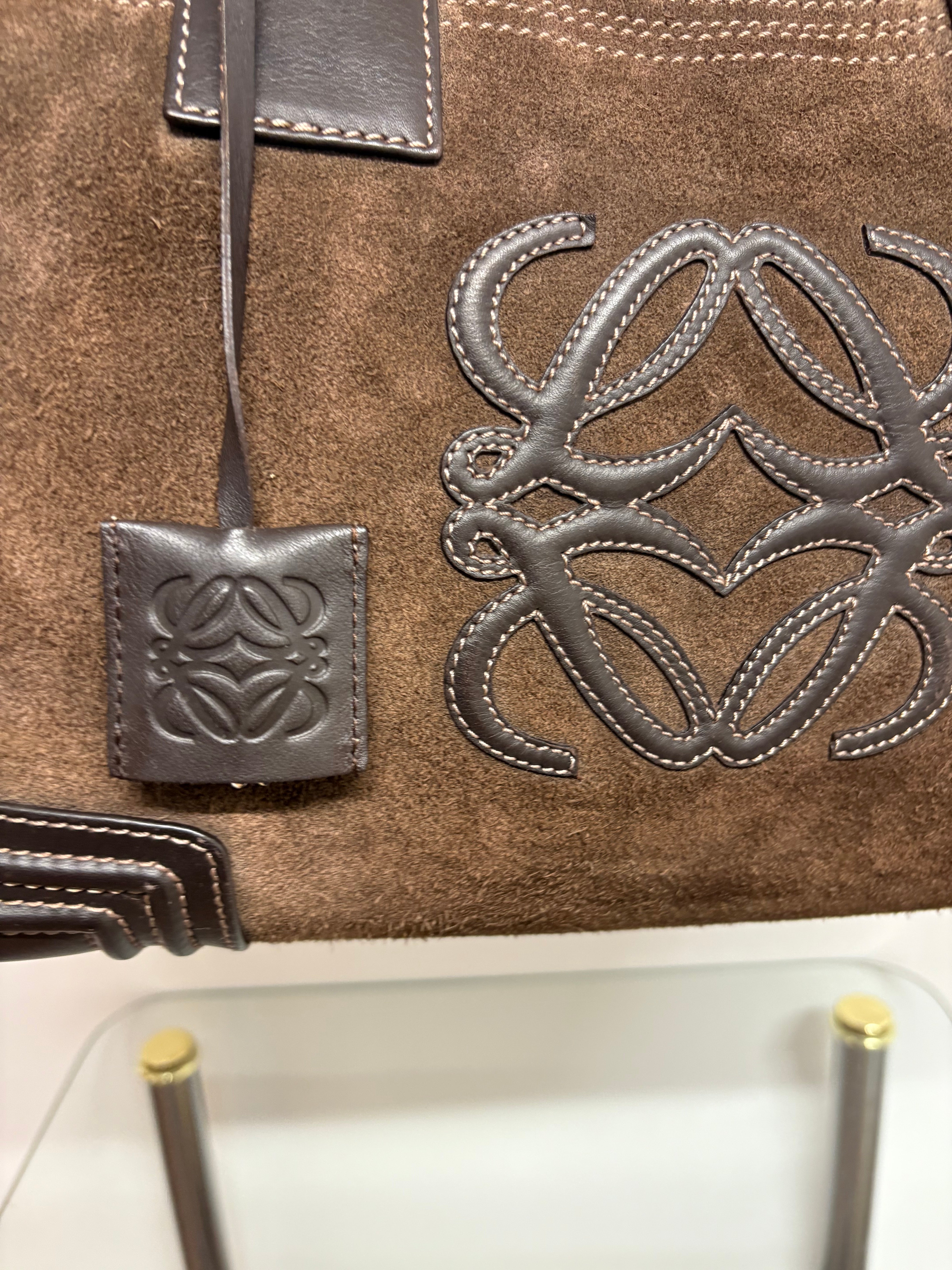 Loewe Amazona 35 marrón chocolate ante y piel