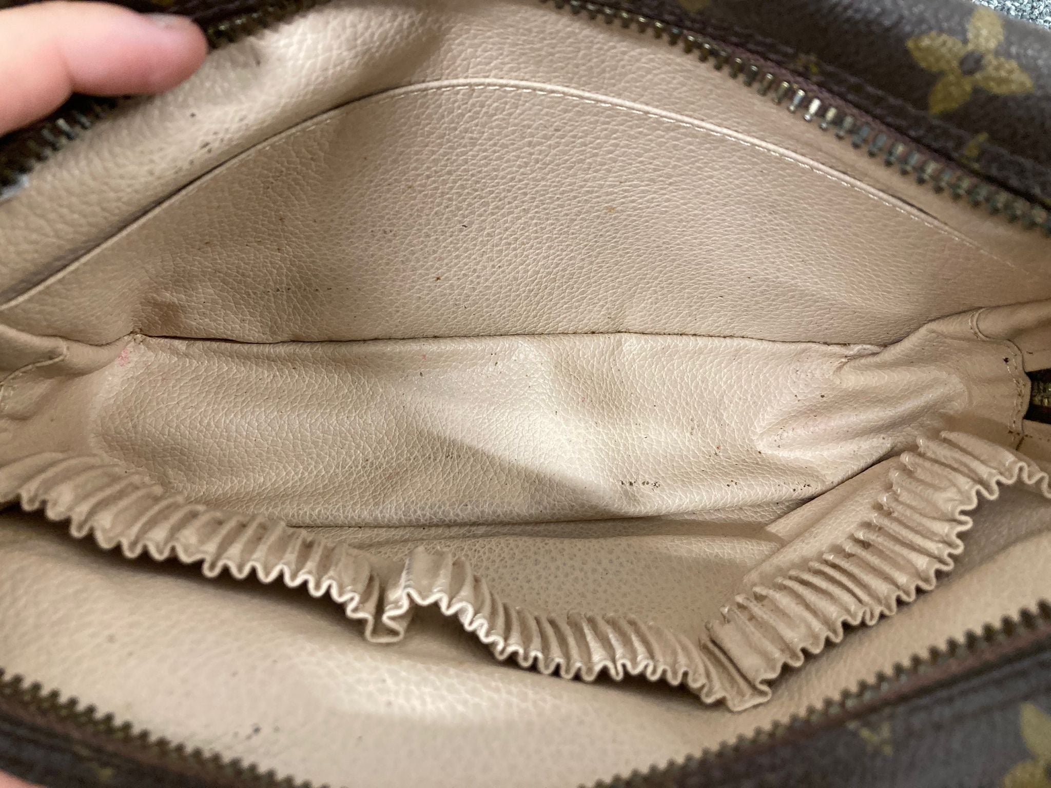 Louis Vuitton Trousse Toilette 23 – Canvas Monogram