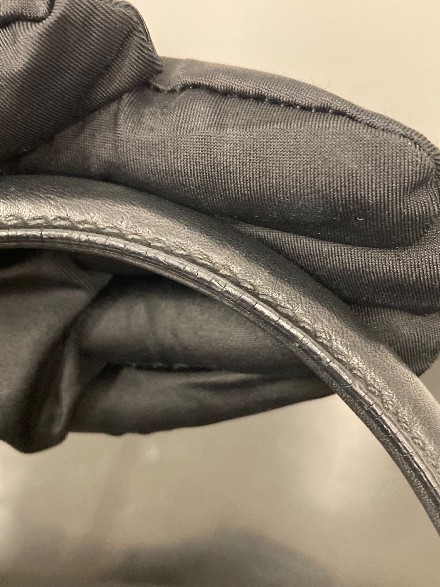 Prada vitello tote negra