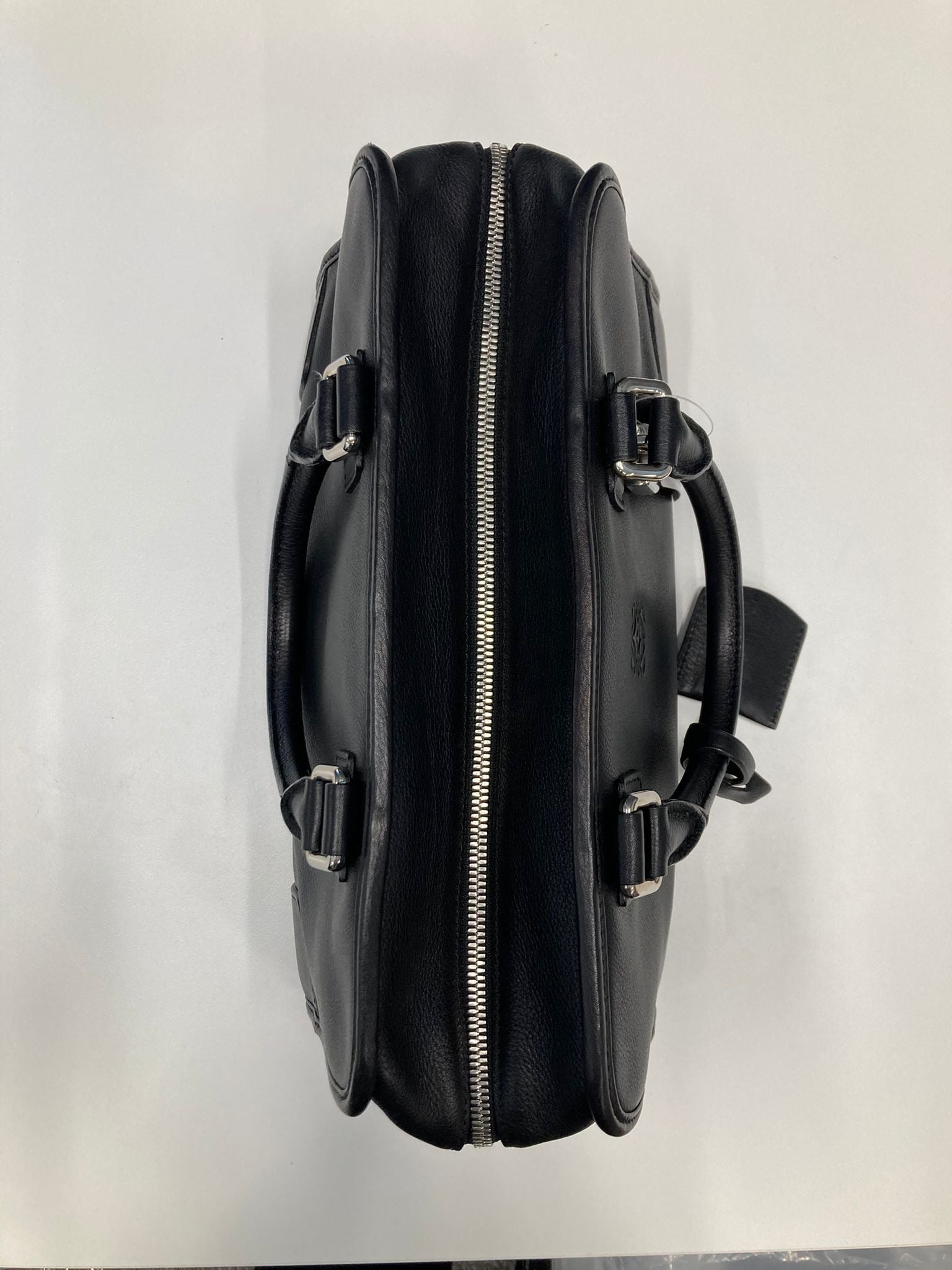 Loewe amazona 30 negro y plata