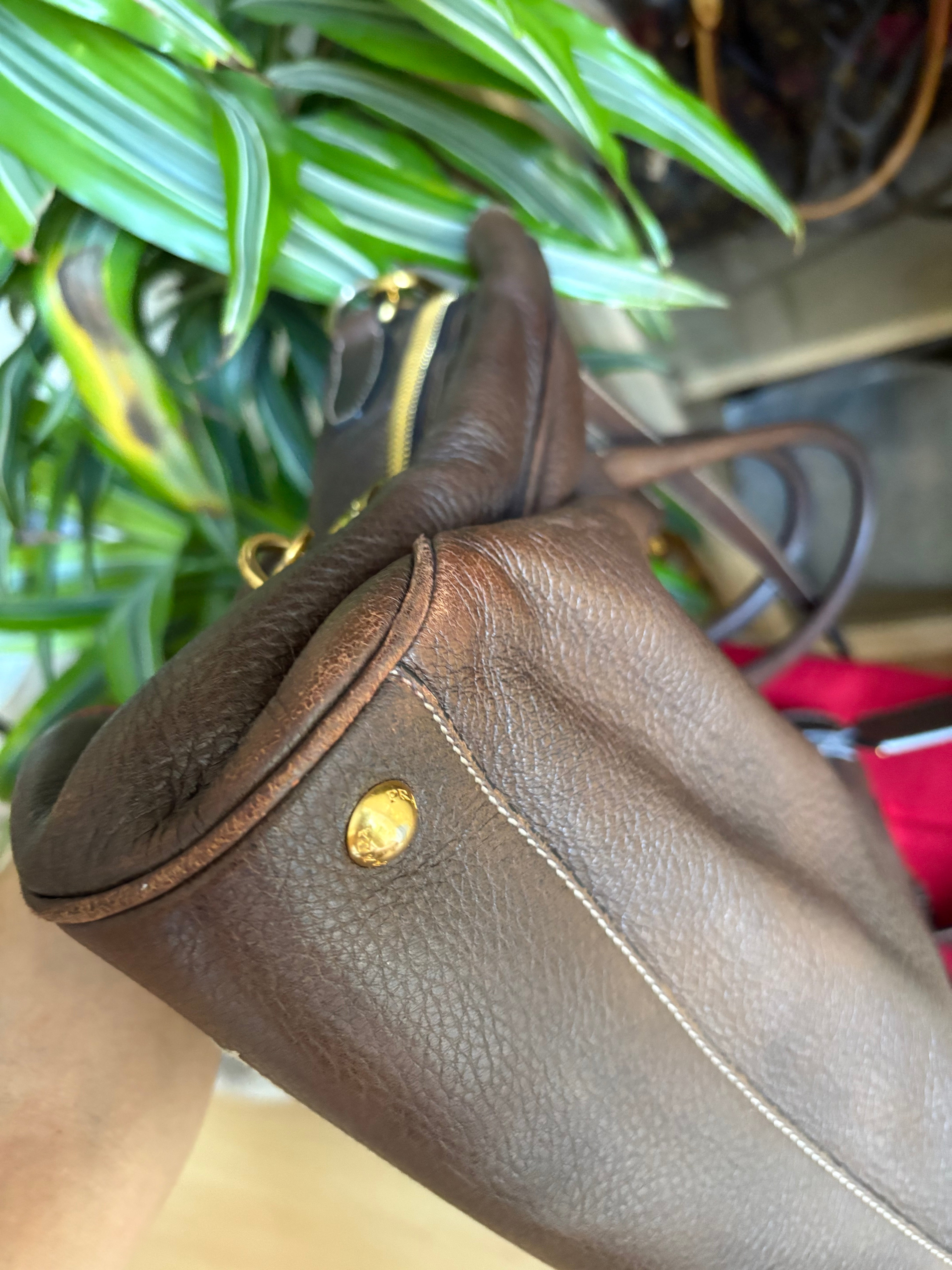 Prada Tote marrón en cuero con bandolera