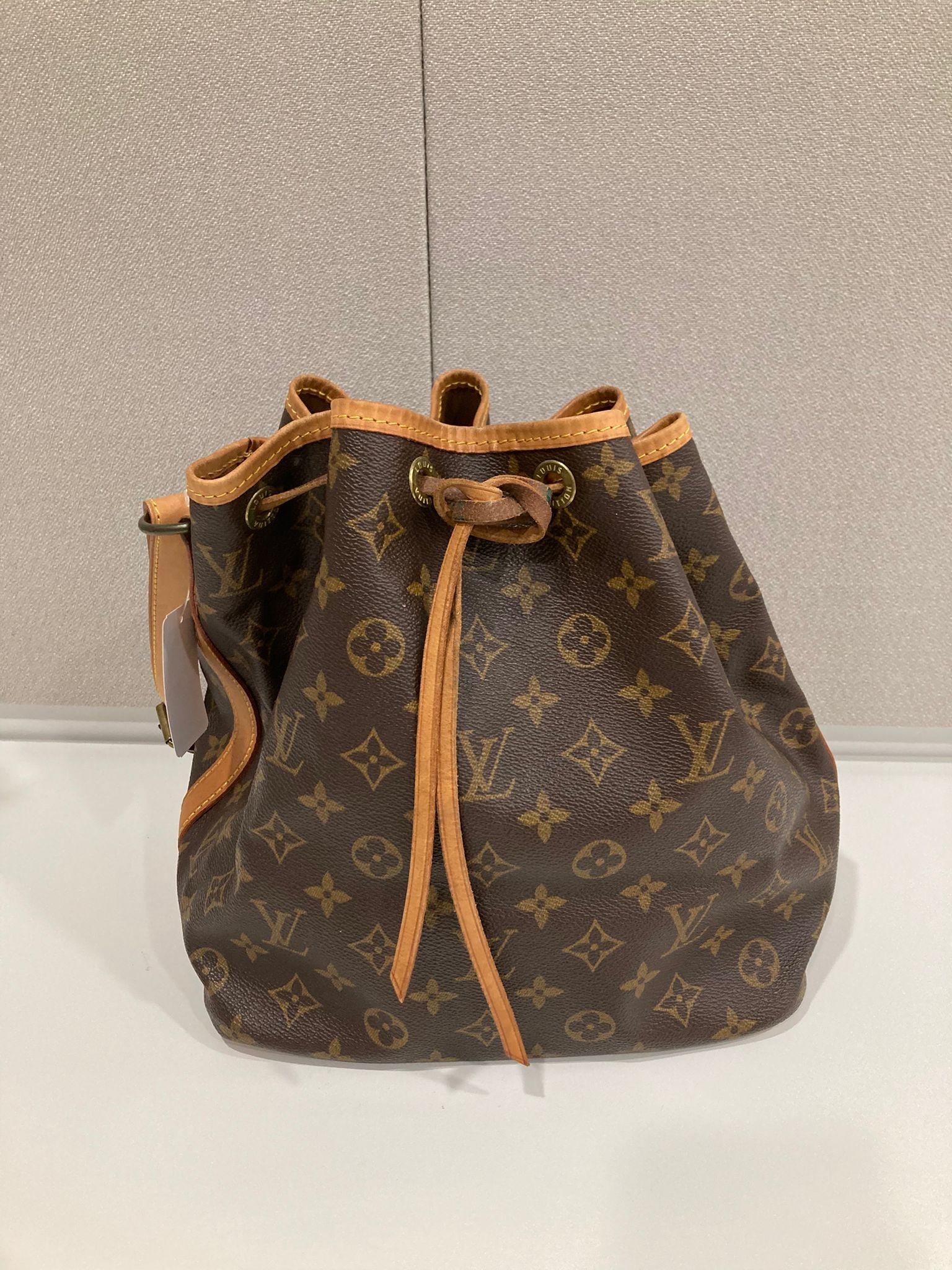 Louis vuitton petit noe monogram canvas