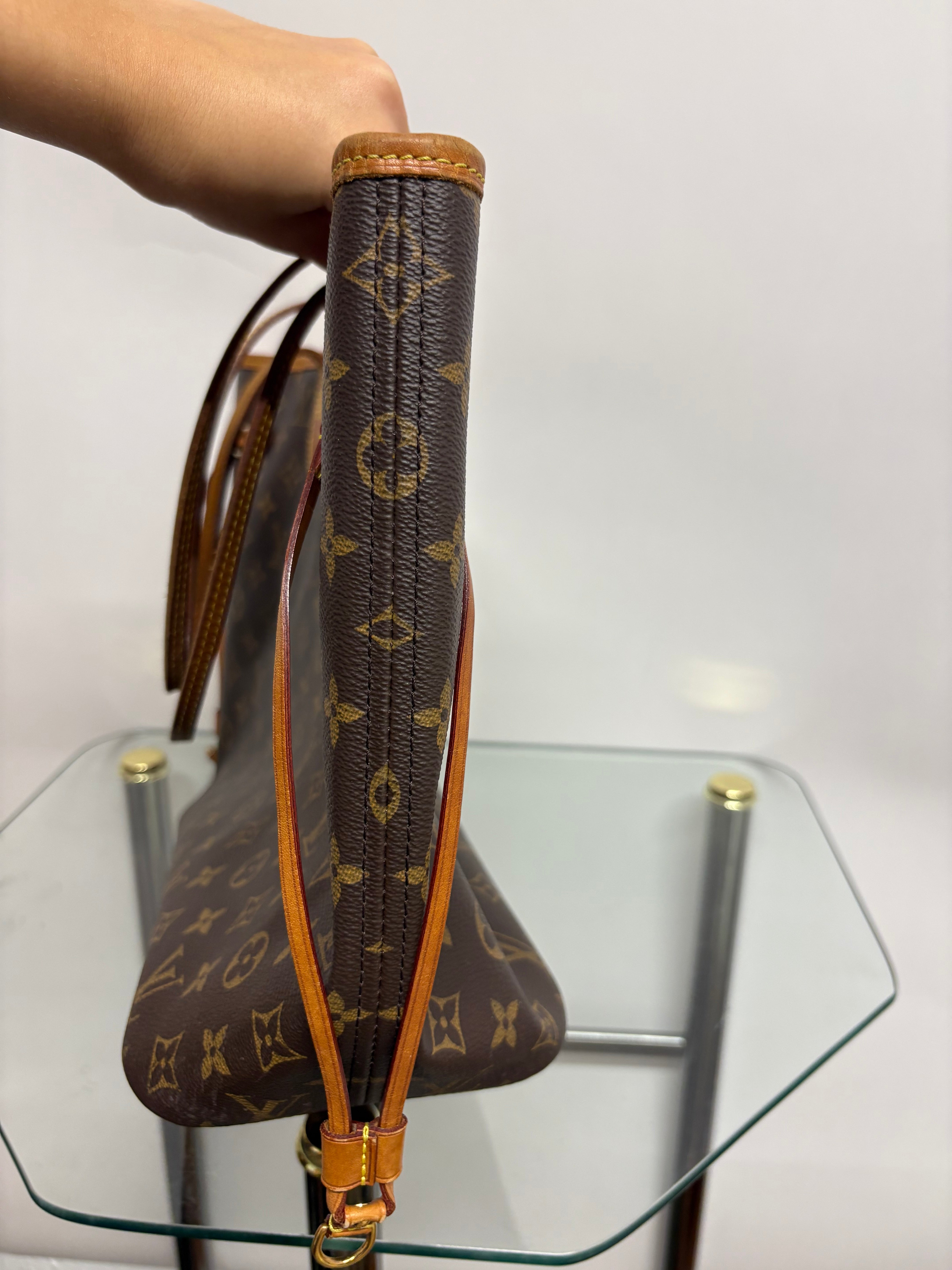 Louis Vuitton Neverfull MM monogram interior Rosa