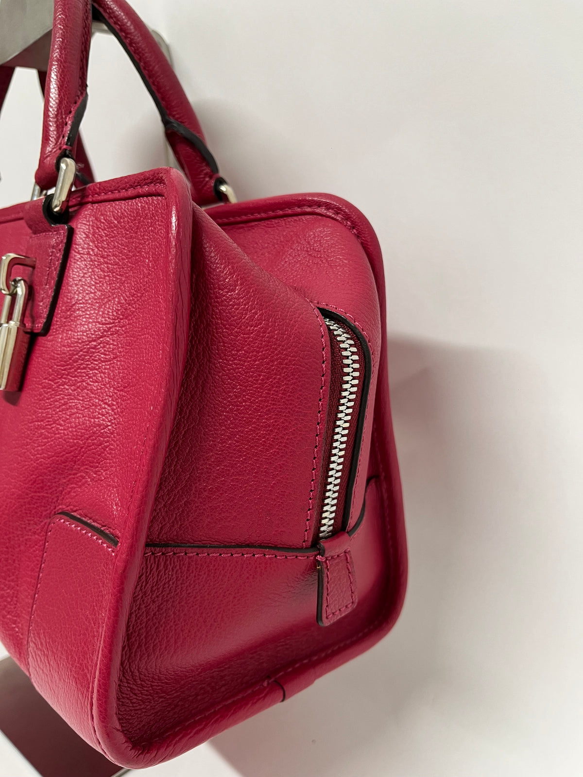 Loewe Amazona 28 Piel Roja con Candado