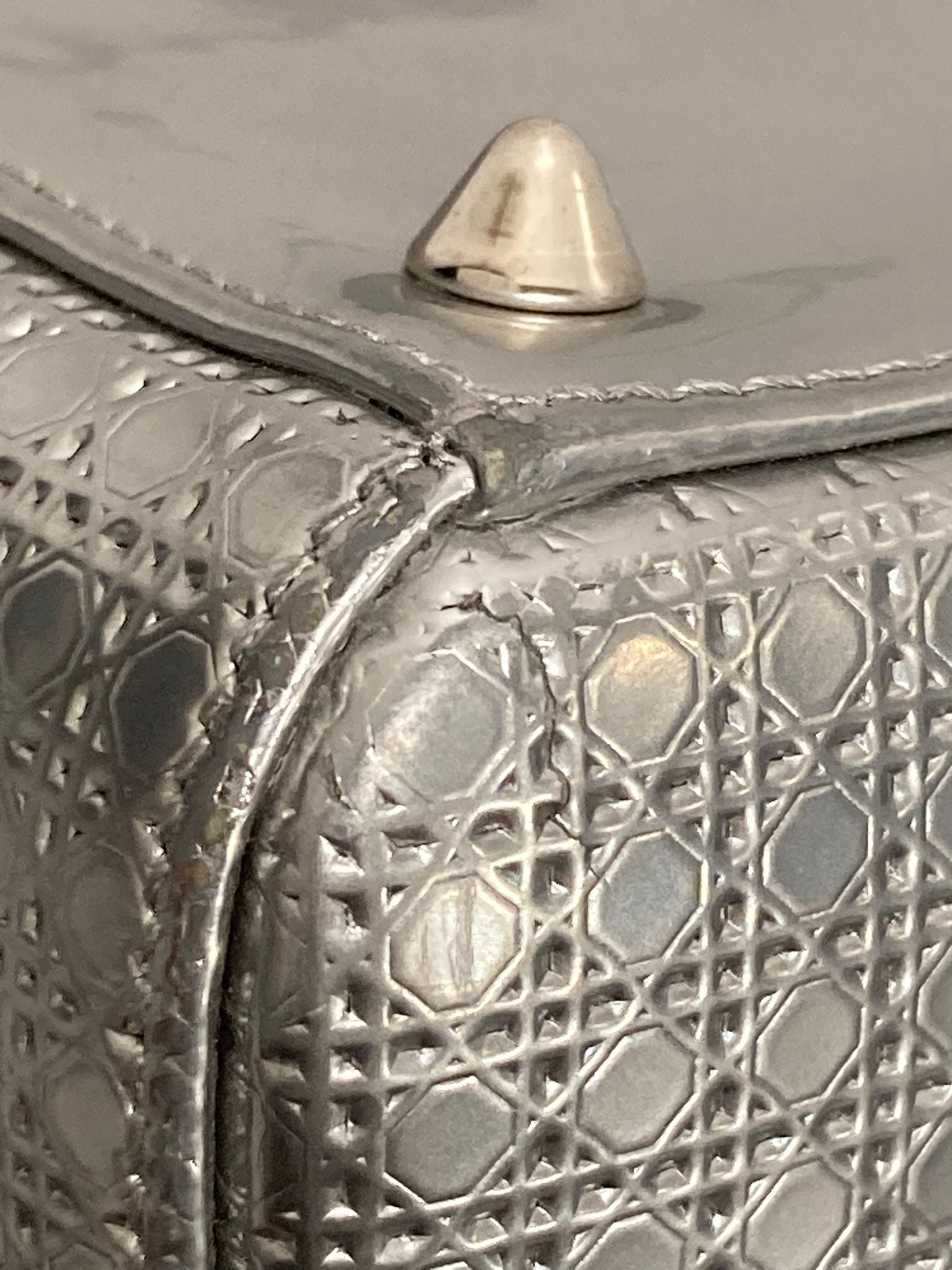 Christian Dior Lady Dior Cannage – Piel plateada