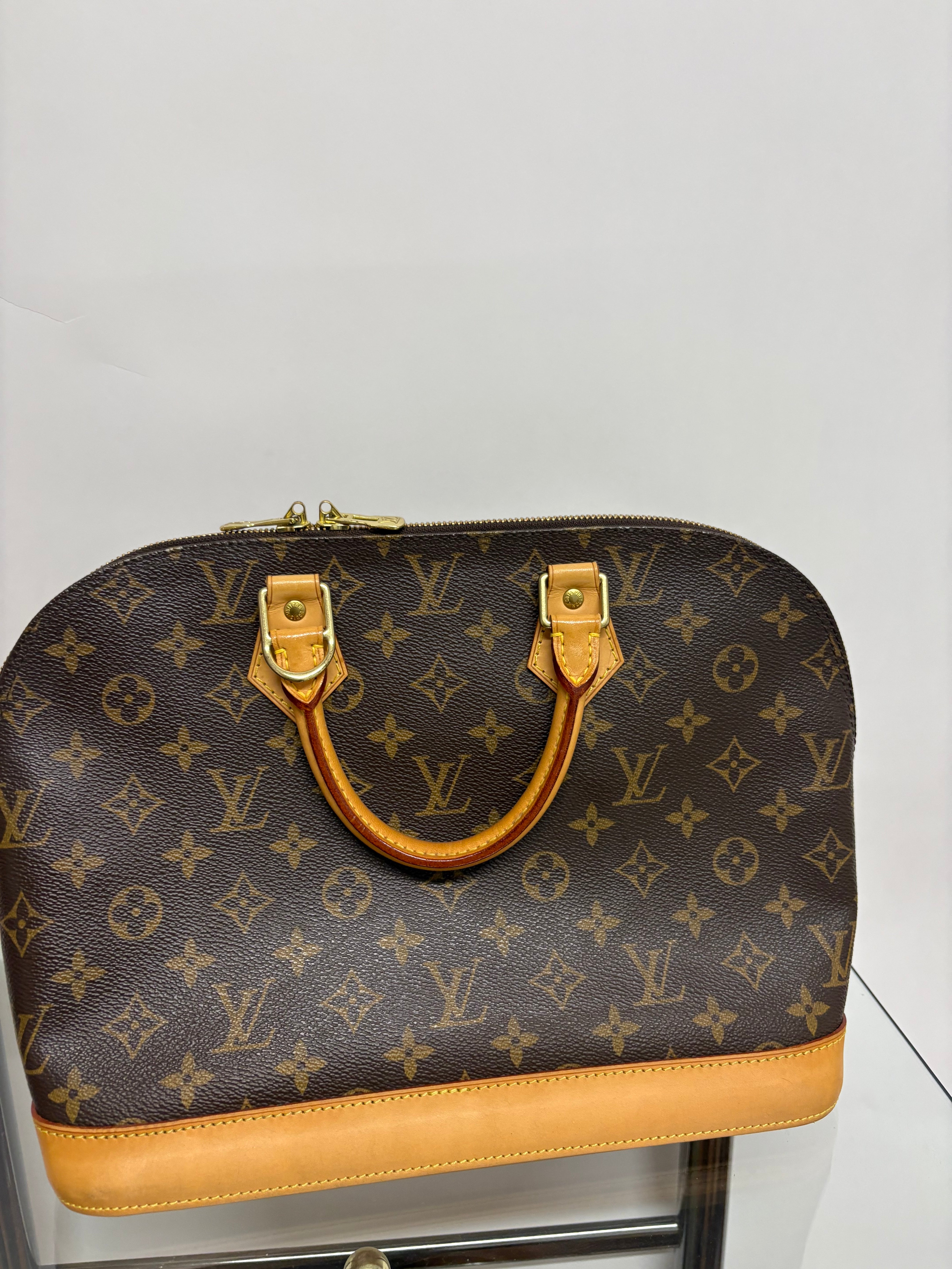 Louis Vuitton Alma MM canvas monogram