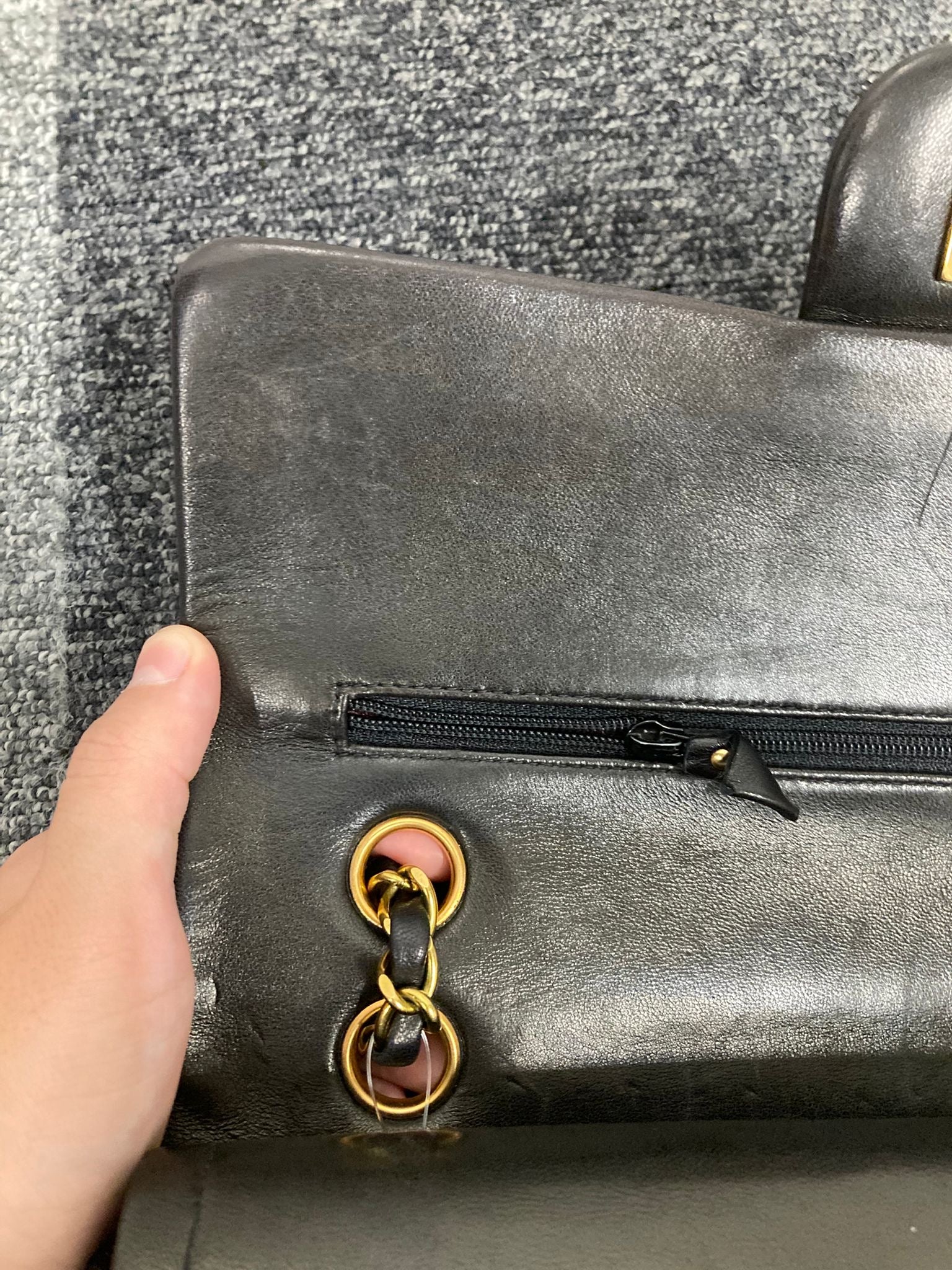 Chanel Timeless doble flap 25 en piel de cordero negra con herrajes dorados