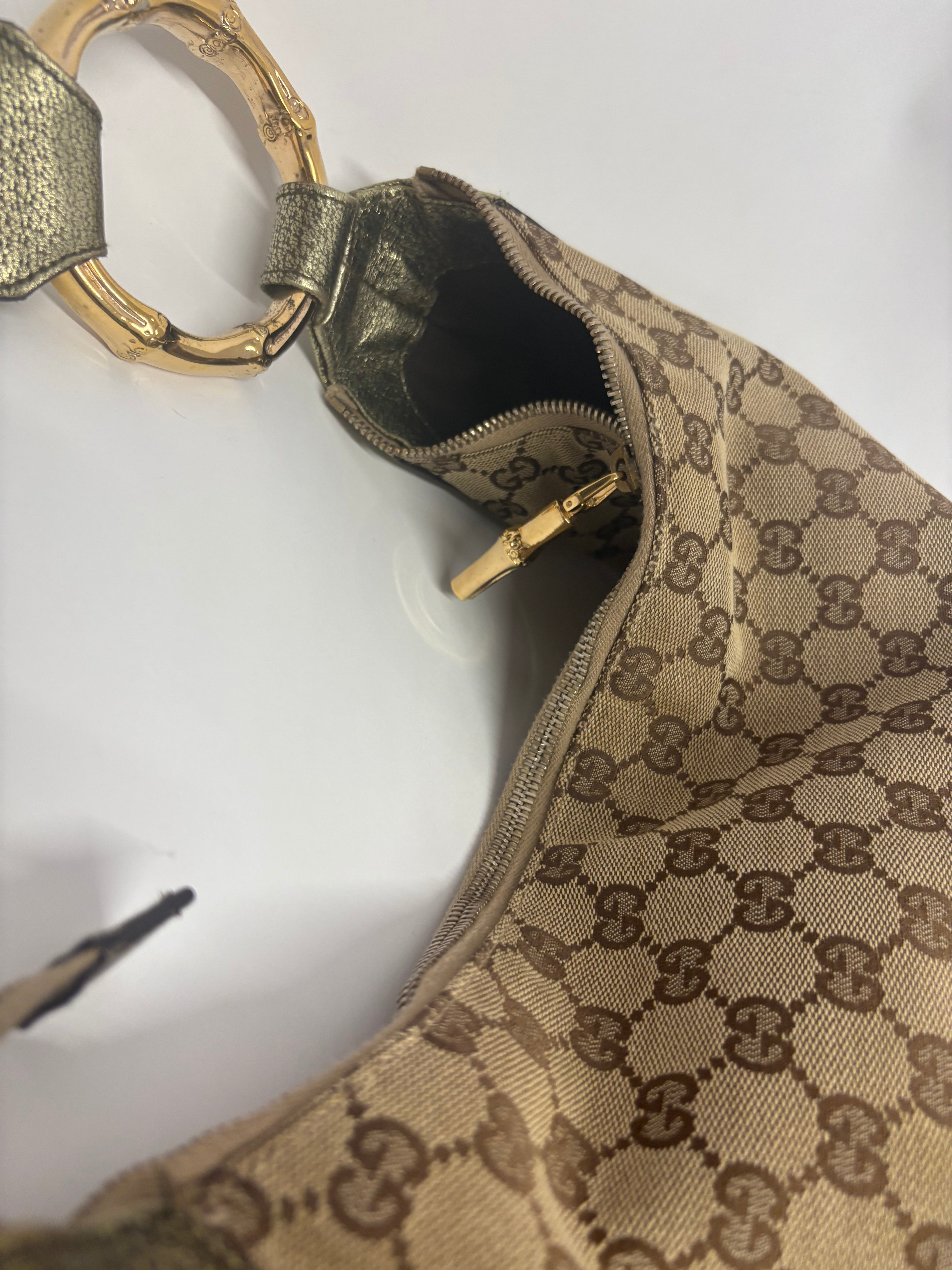 Gucci Bamboo ring GG Canvas con Metal verde metalizado
