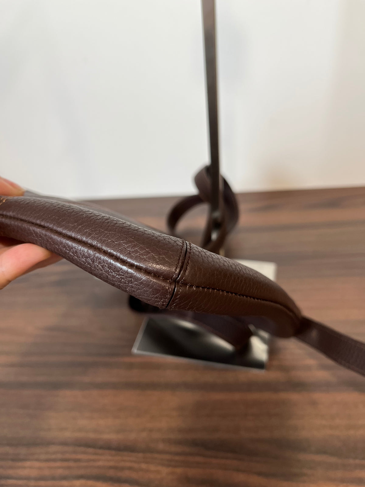 Loewe Senda Bandolera Piel Marrón Burdeos con Hebilla