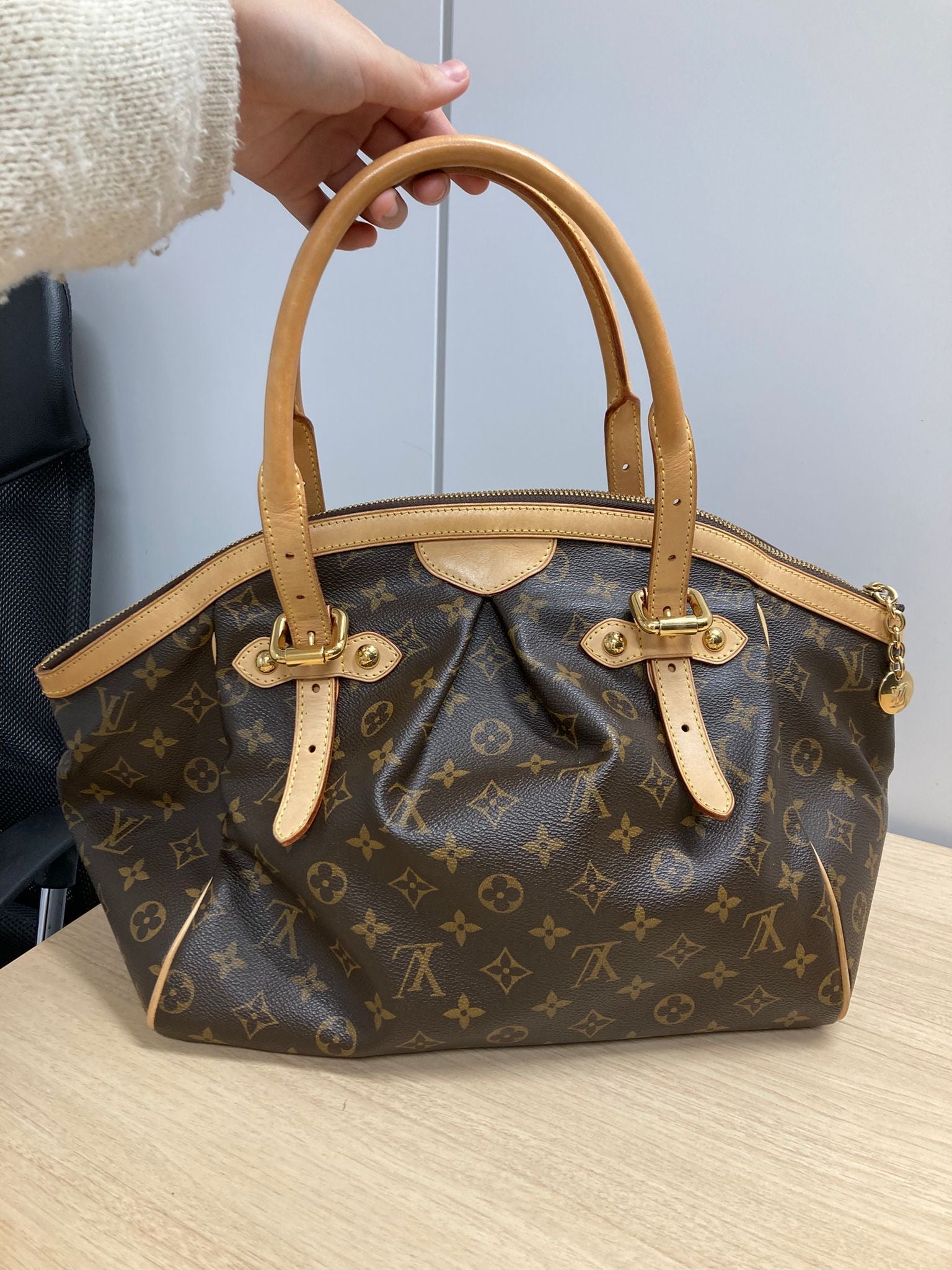 Louis Vuitton tivoli GM monogram