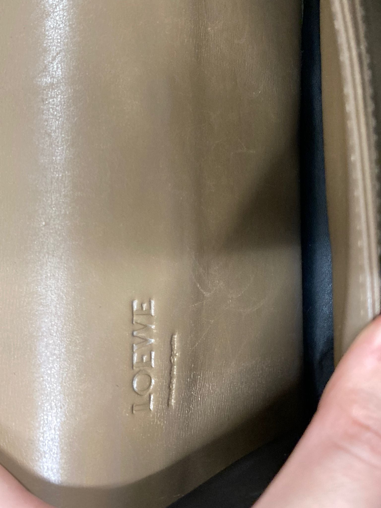 Loewe Barcelona bandolera beige