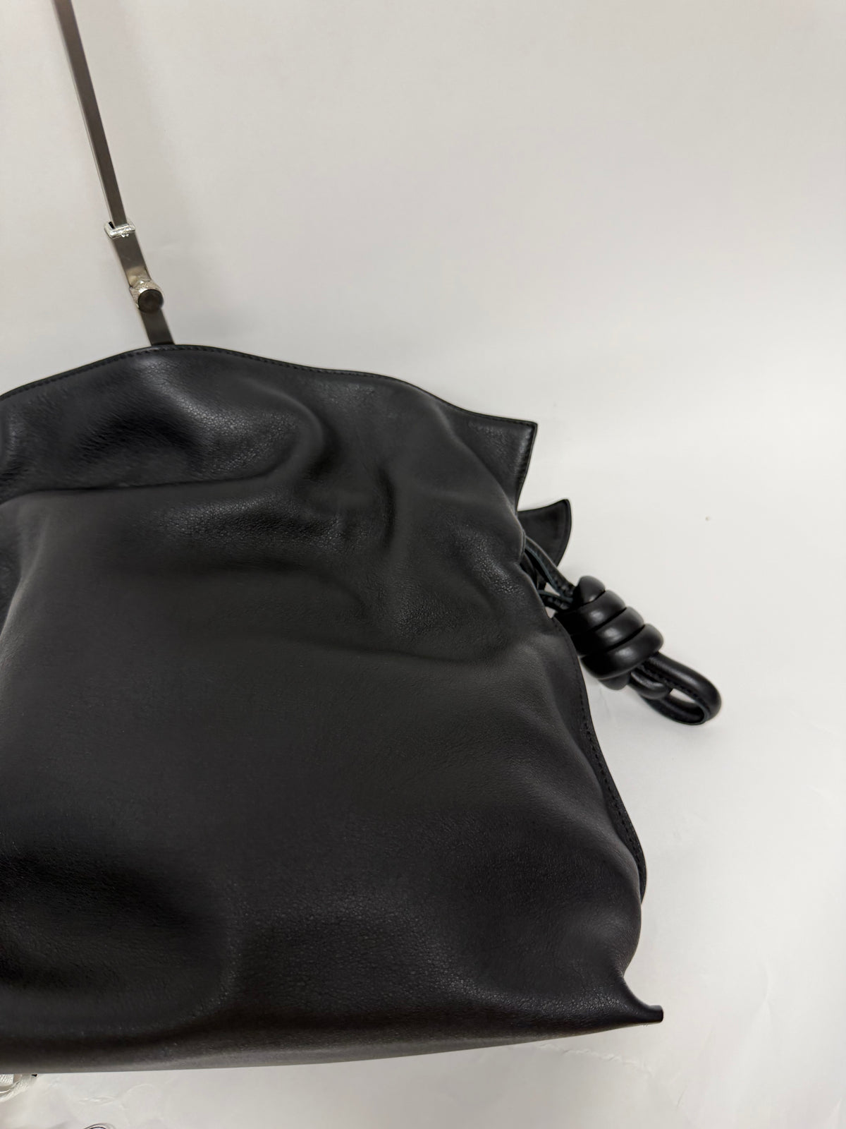 Loewe Flamenco Knot Tote Piel Negra mediana