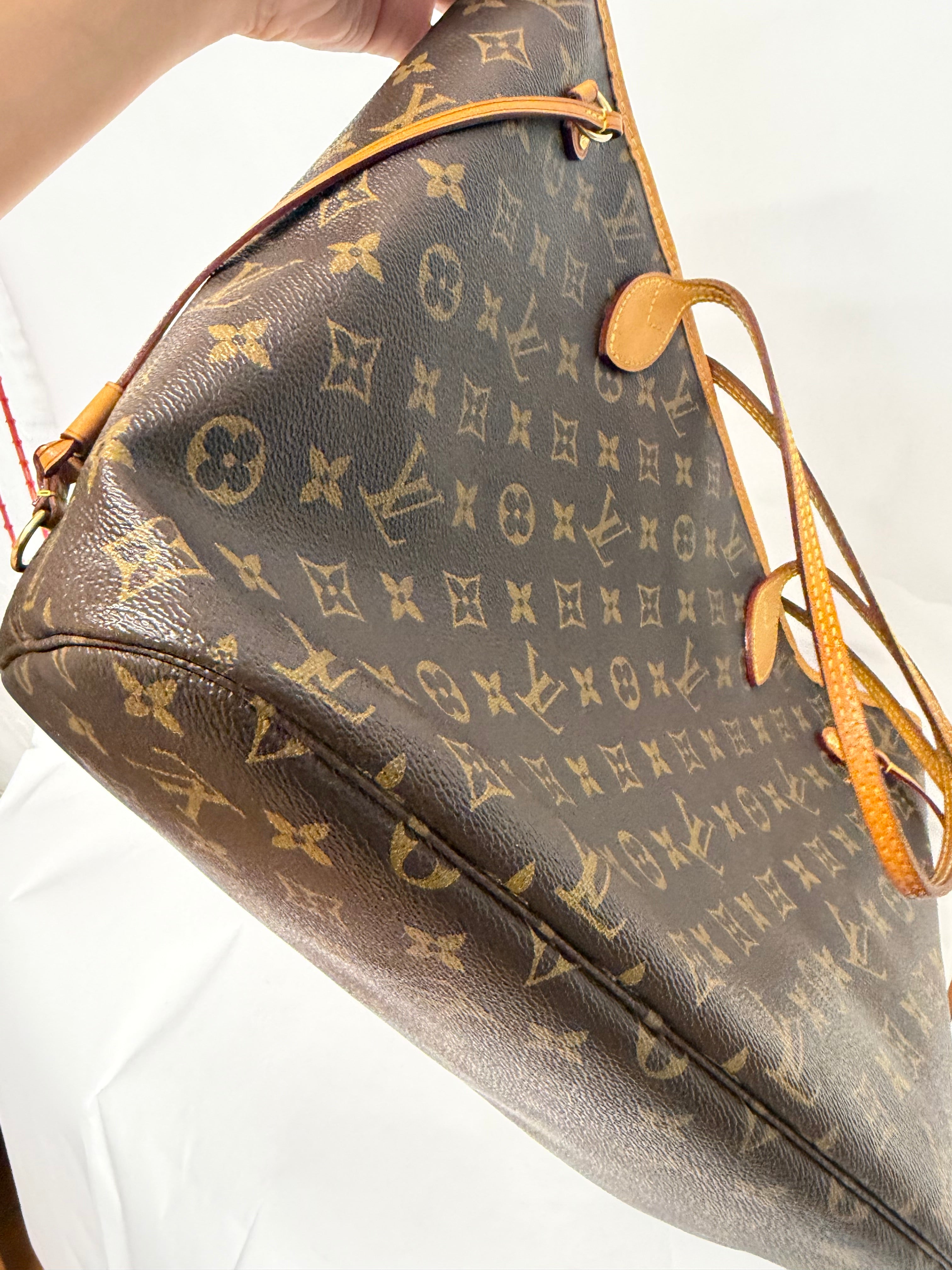 Louis Vuitton Neverfull MM Monogram Interior Fucsia