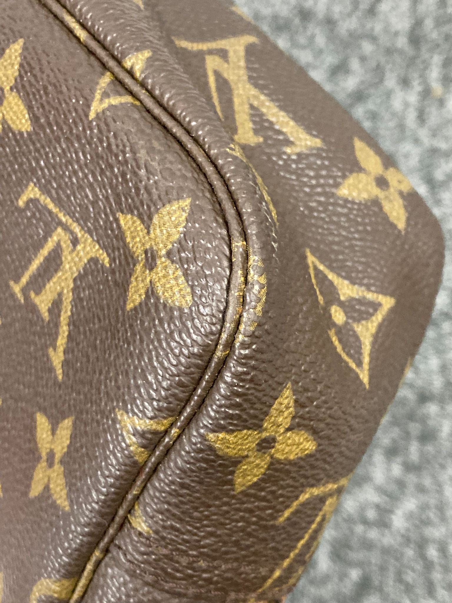 Louis Vuitton Trousse Toilette 23 – Canvas Monogram