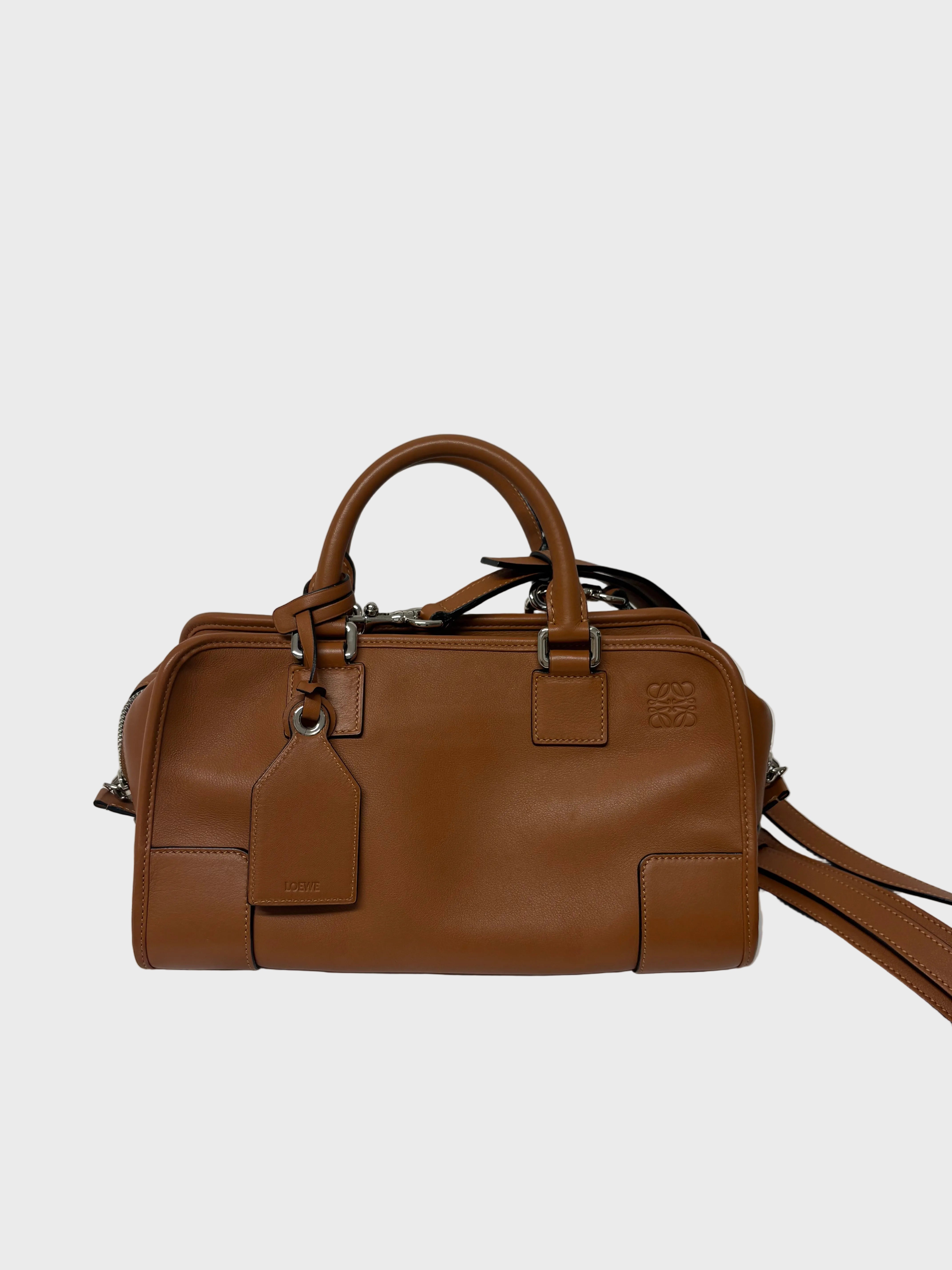 Loewe Amazona 30 Piel Camel con bandolera – Colección Clásica