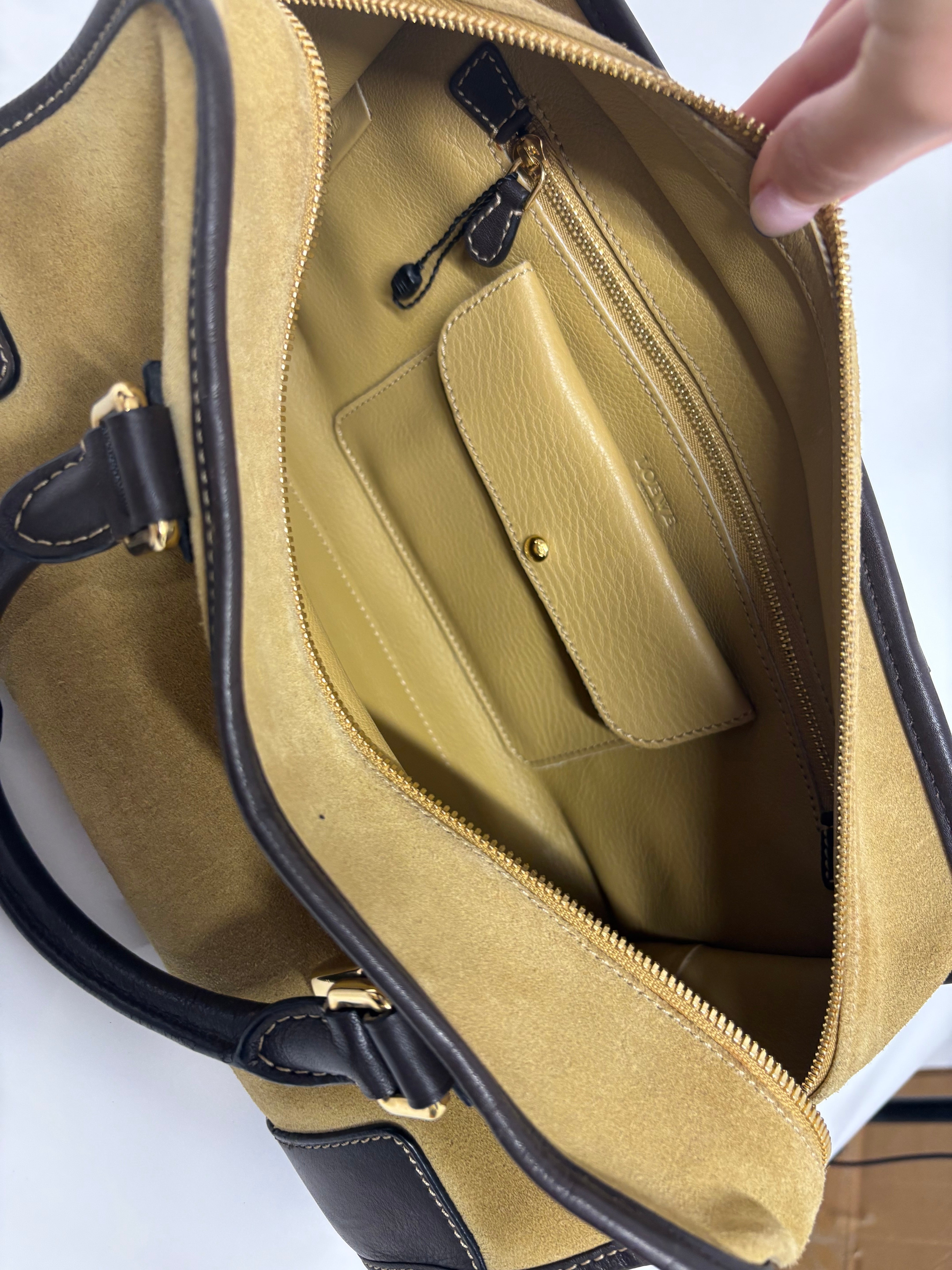 Loewe Amazona 30 ante oro marrón