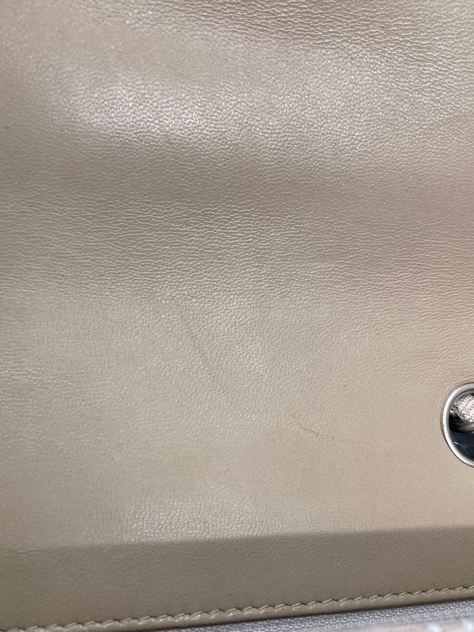 Chanel Timeless lona rosa-beige “Choco Bar” bandolera