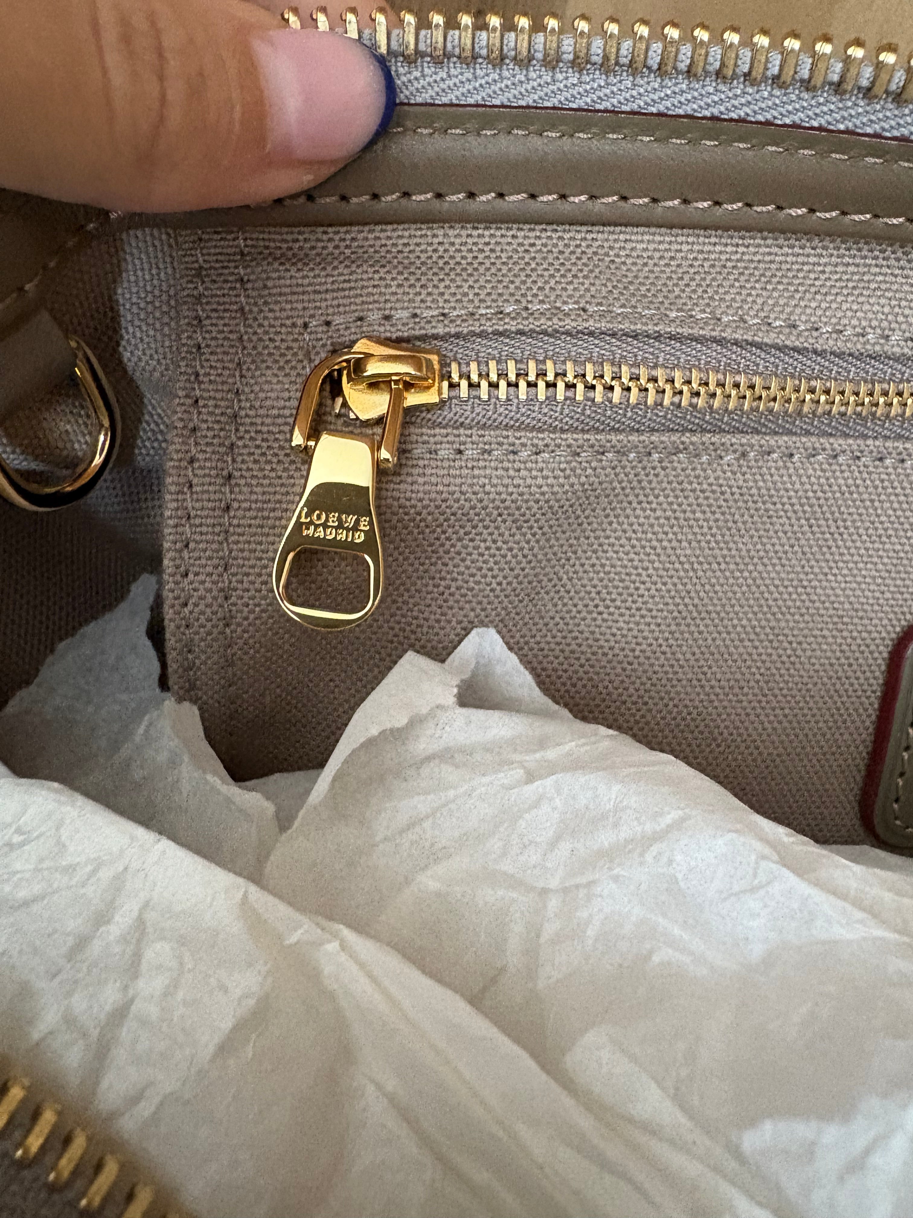 Loewe Amazona 35 en Verde Caqui – Vintage