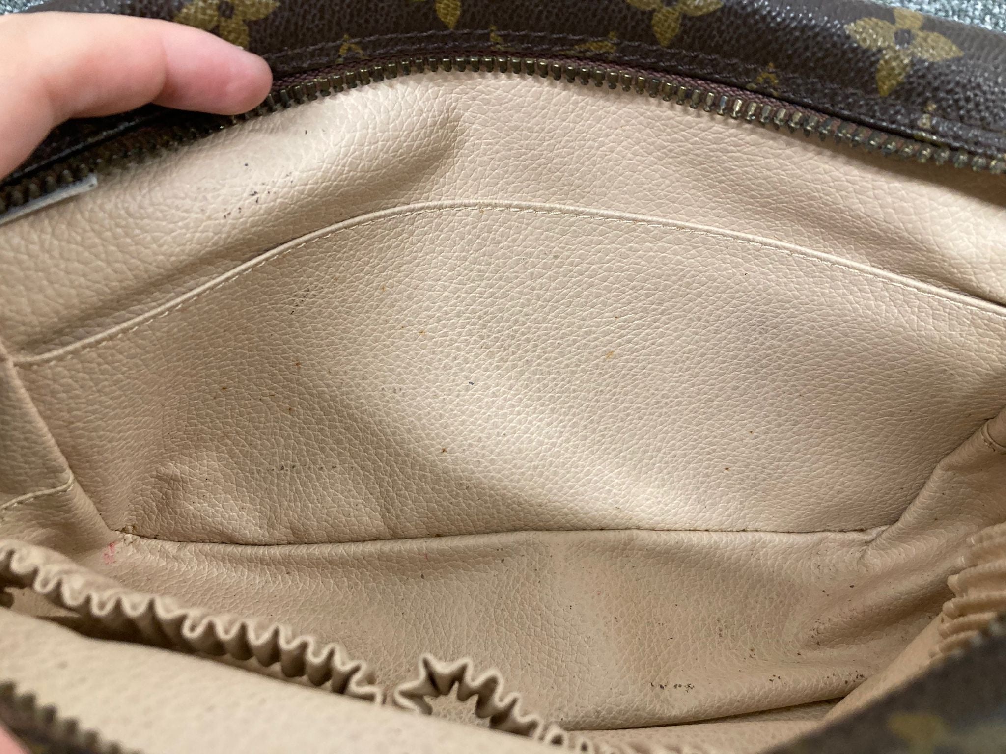 Louis Vuitton Trousse Toilette 23 – Canvas Monogram