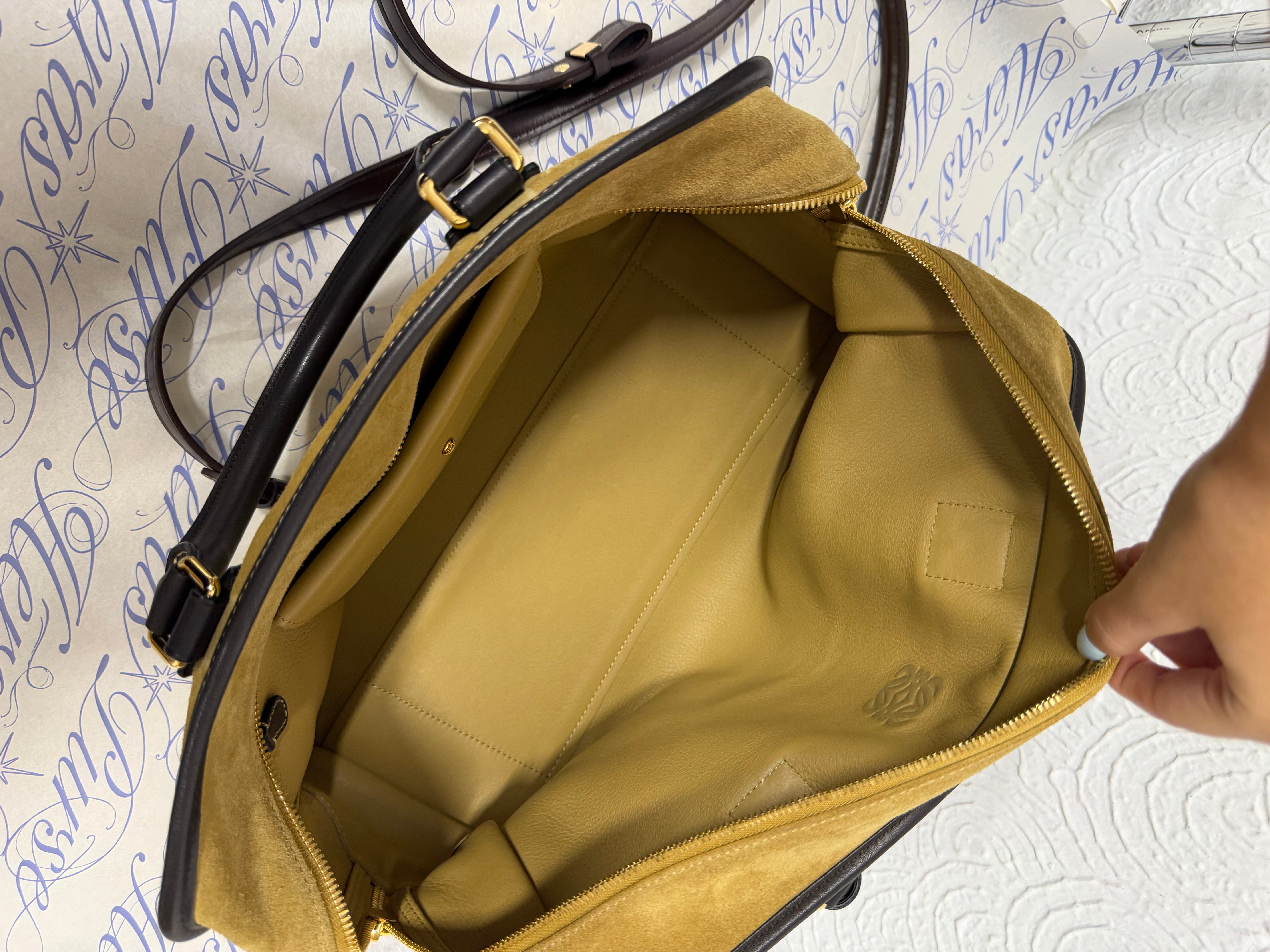 Loewe Amazona 36 Ante Oro — Modelo Nuevo