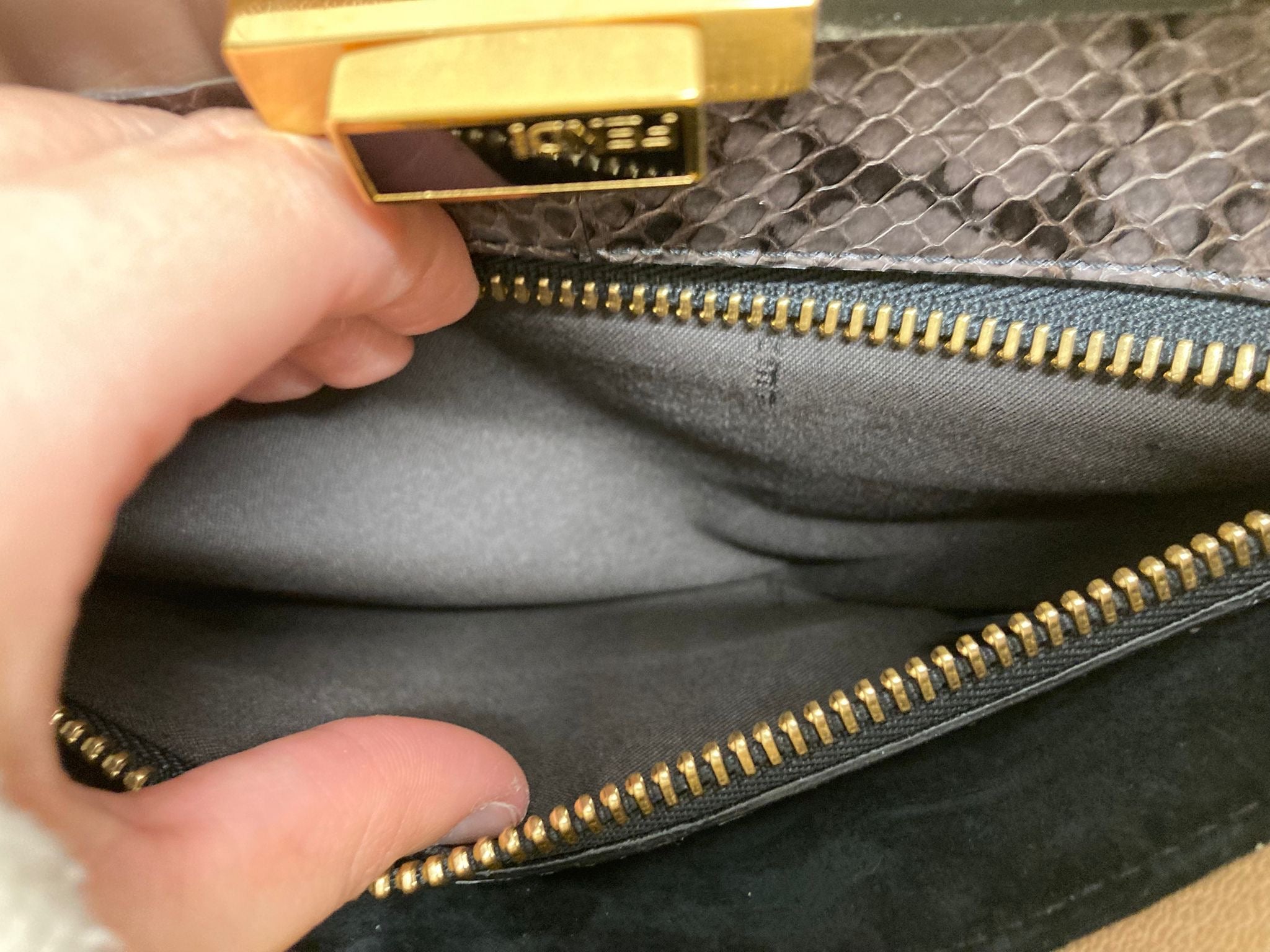 Fendi peekaboo Beige topo bandolera mediano