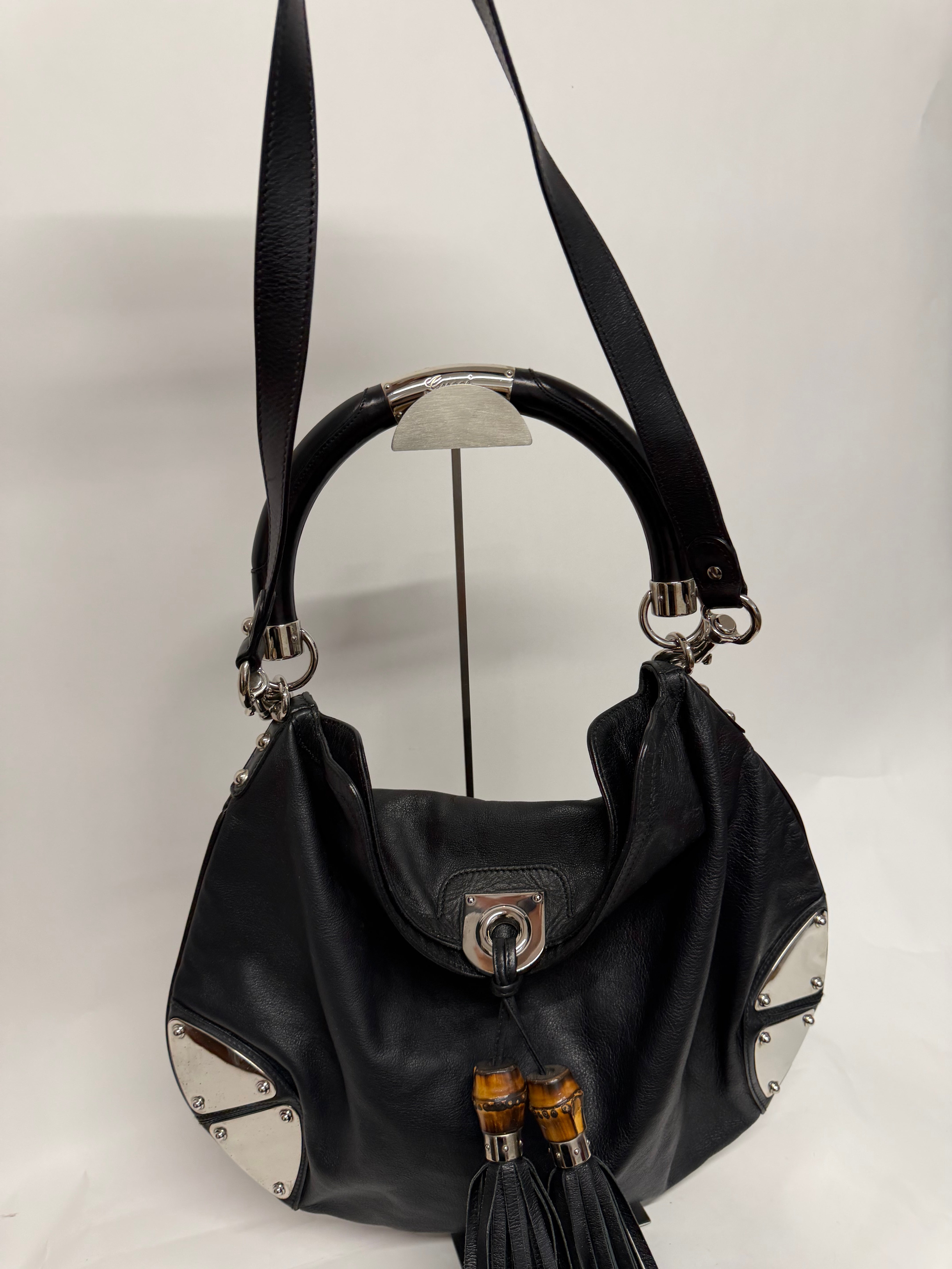 Gucci Indy Hobo Grande Piel Negra con Bambú