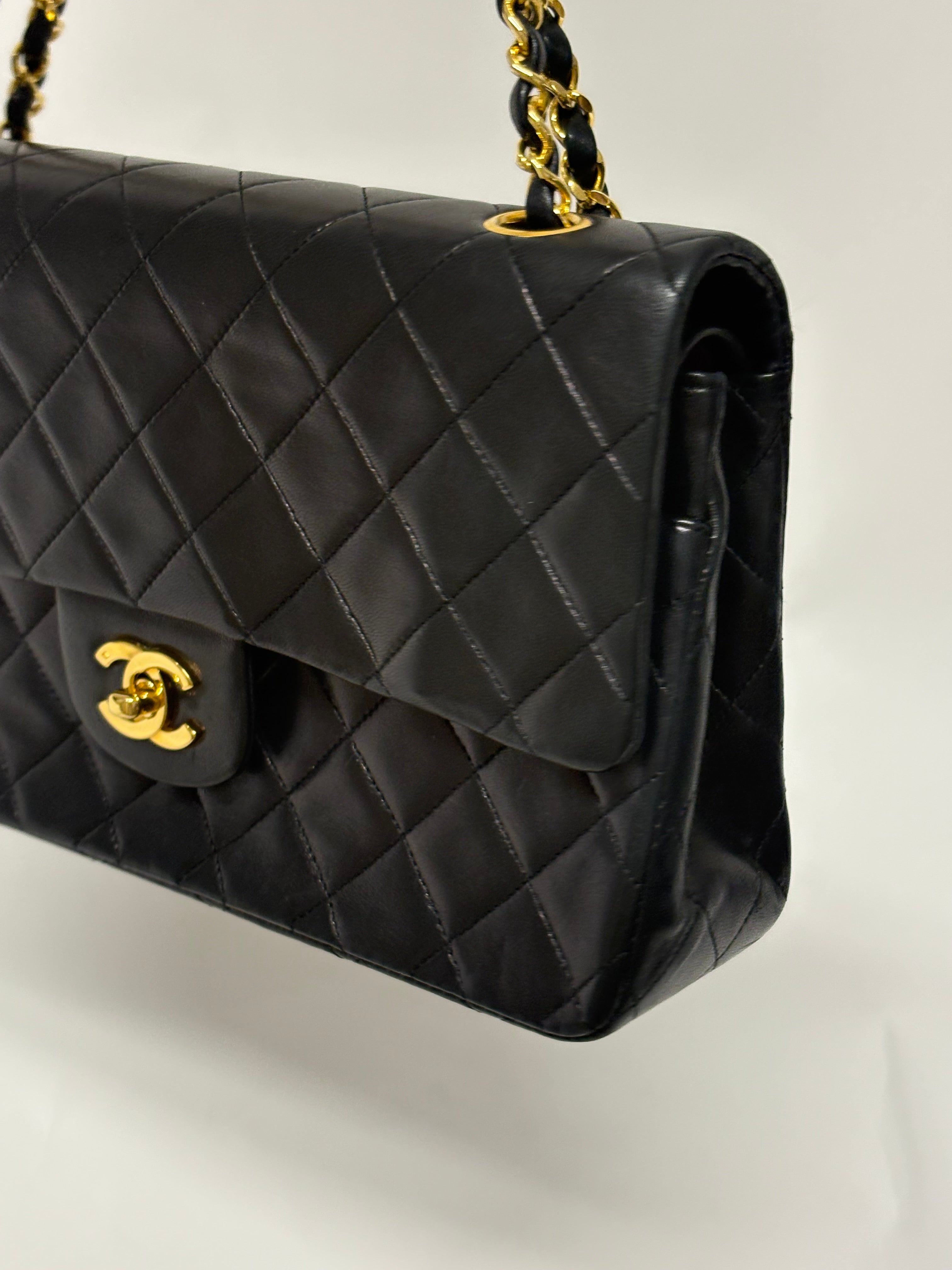 Chanel Timeless Classic Flap Medium Double Flap 25 Negro Lambskin - serie 1