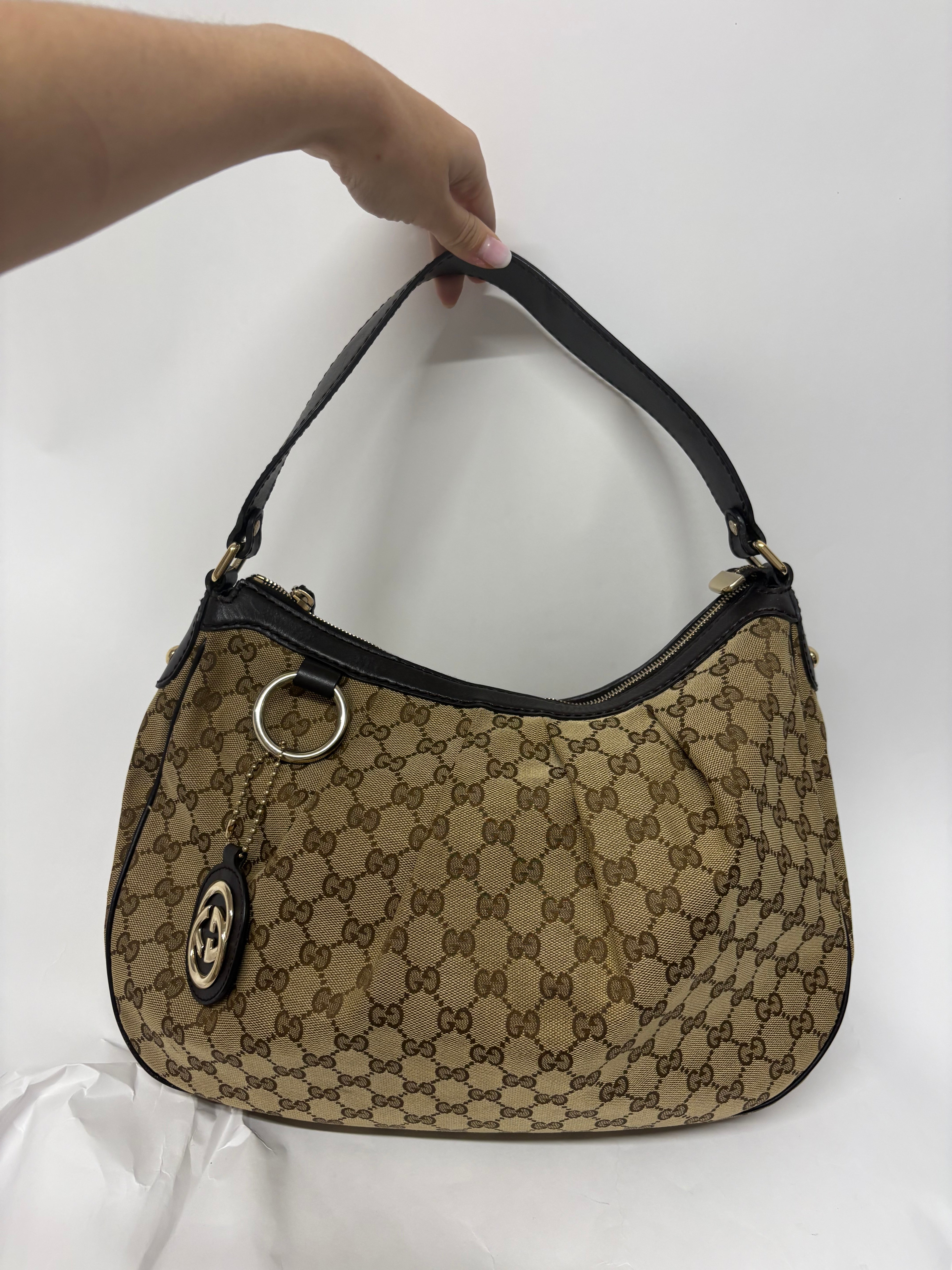 Gucci Sukey GG Canvas Hobo XL – Beige y Piel Marrón Oscura