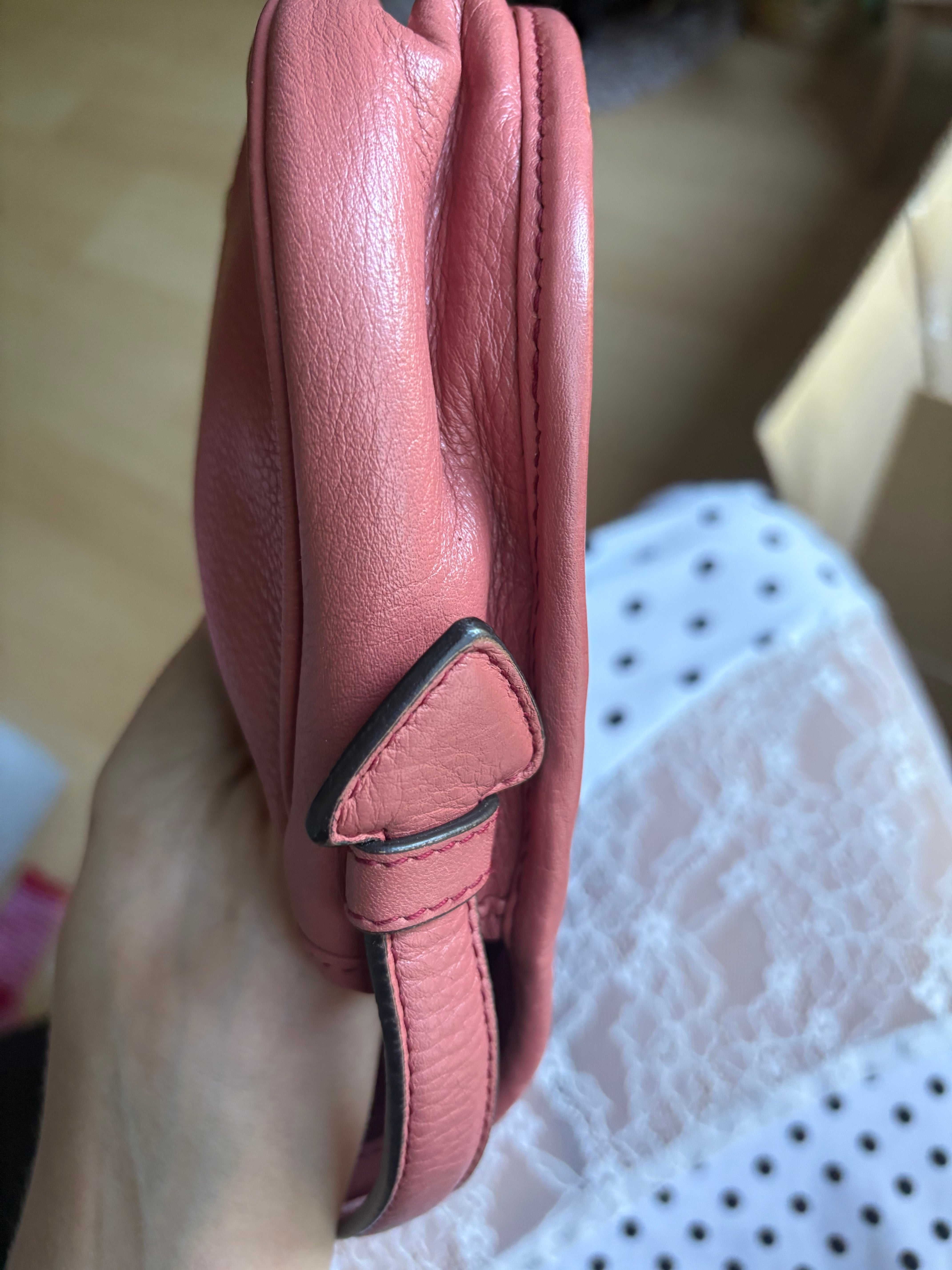 Loewe Heritage Bandolera Rosa