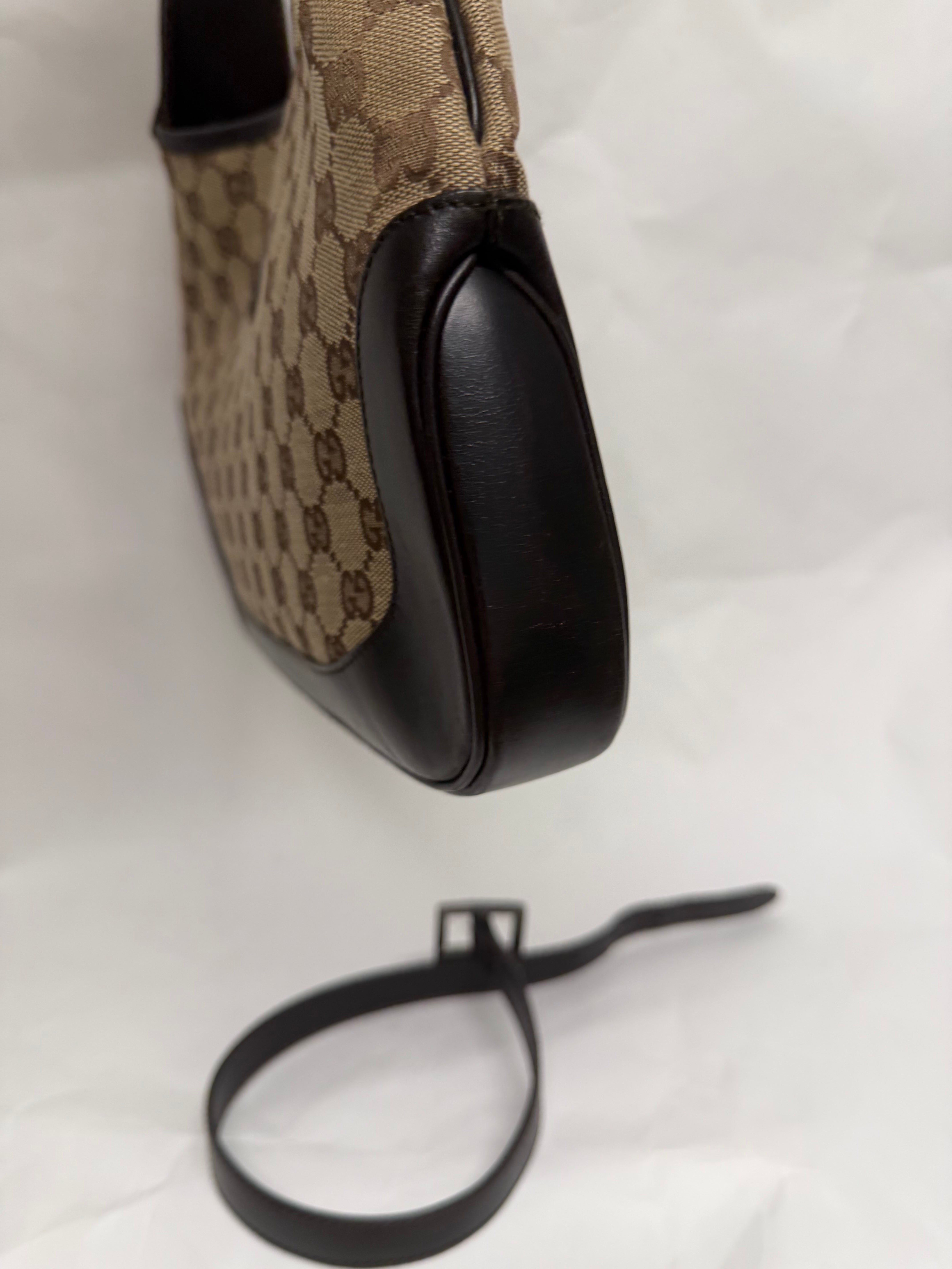 Gucci Jackie GG Canvas Web pequeña con bandolera