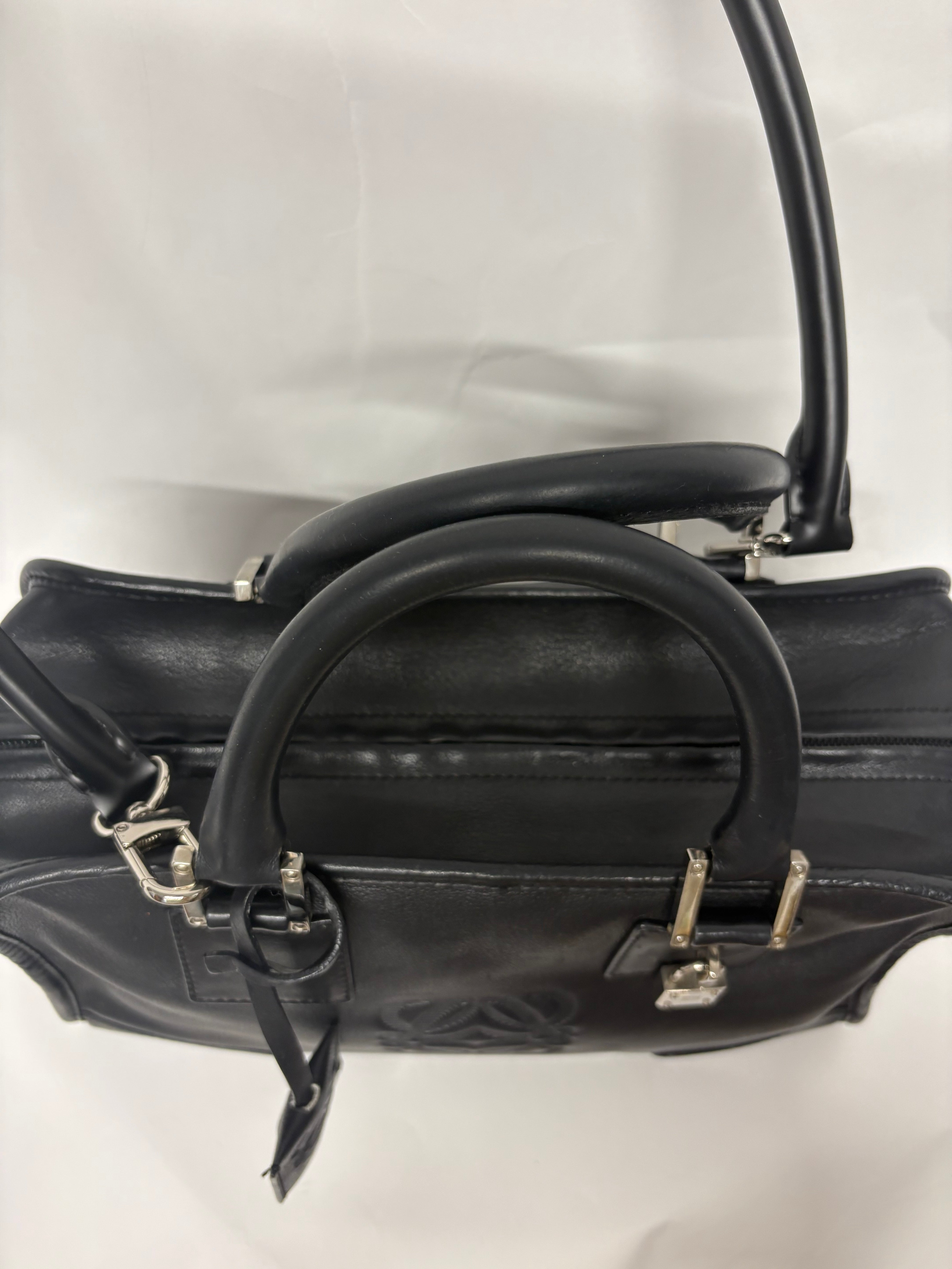 Loewe amazona 30 negro y plata con bandolera