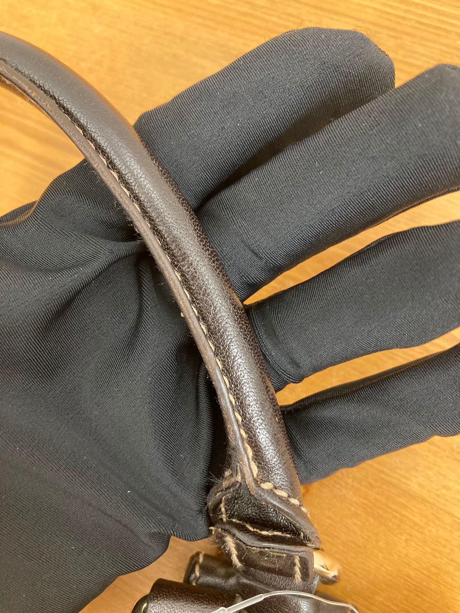 Gucci Pelham Tote GG Supreme Beige con Asas de Piel Marrón y Tachuelas Doradas