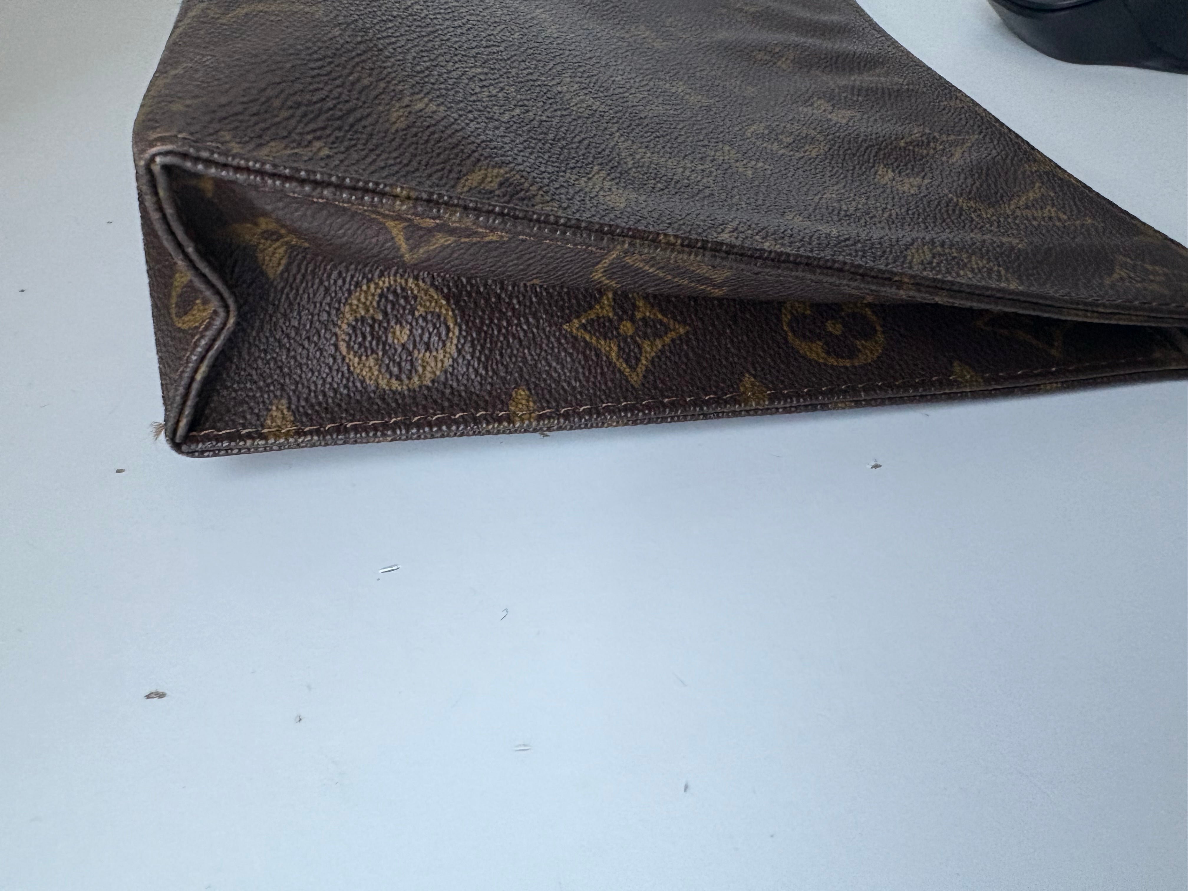 Louis Vuitton Pochette Toilette 26 Monogram – neceser vintage de colección