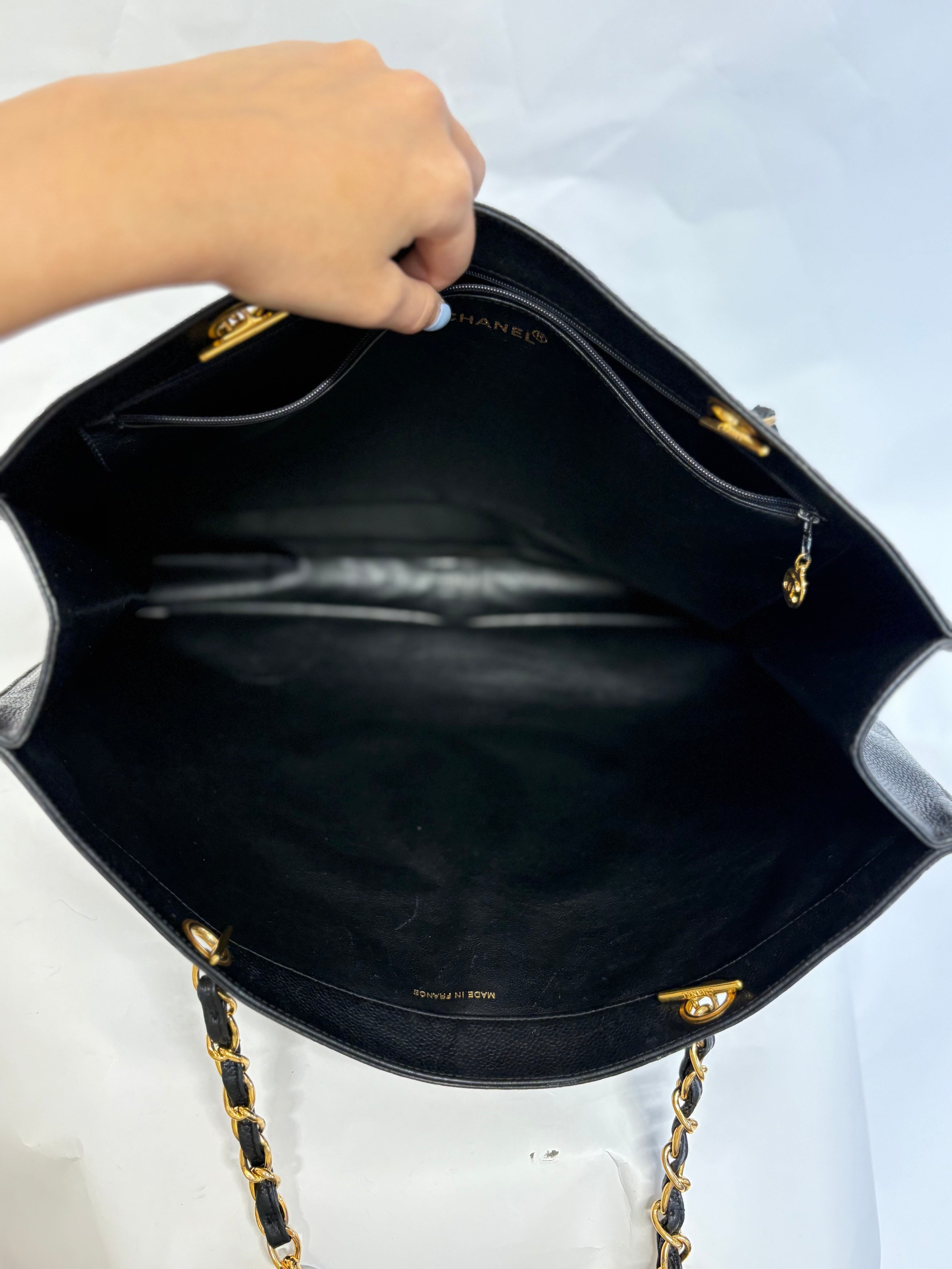 Chanel CC Caviar Tote Bag Negro Vintage