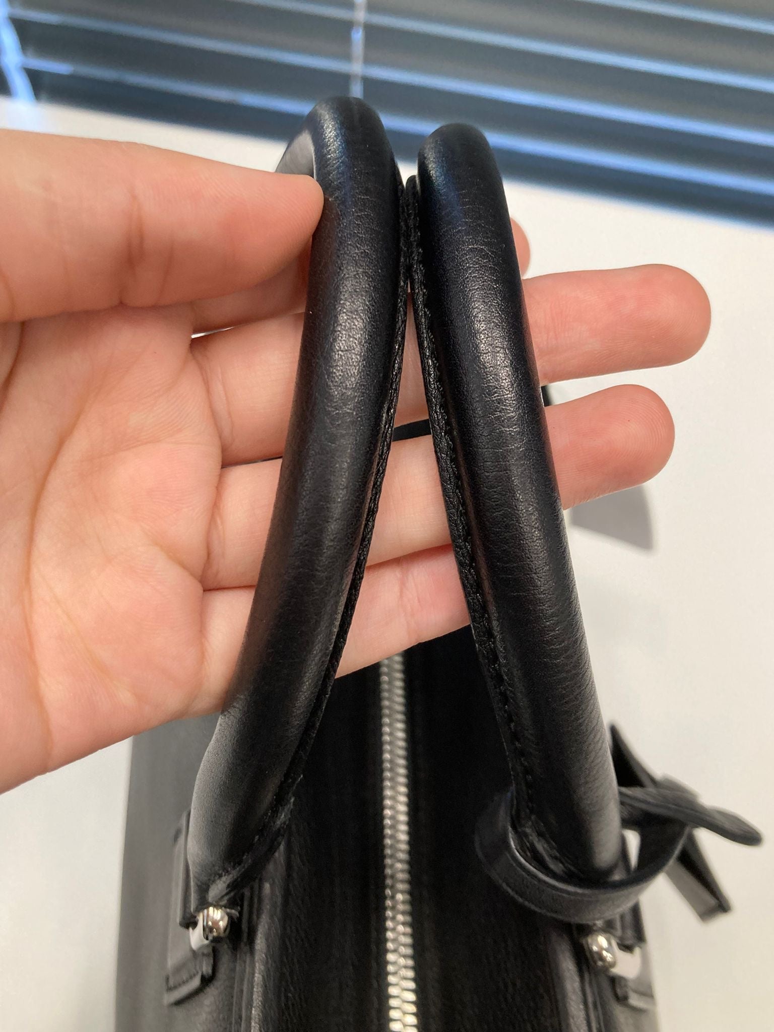 Loewe amazona 30 negro y plata