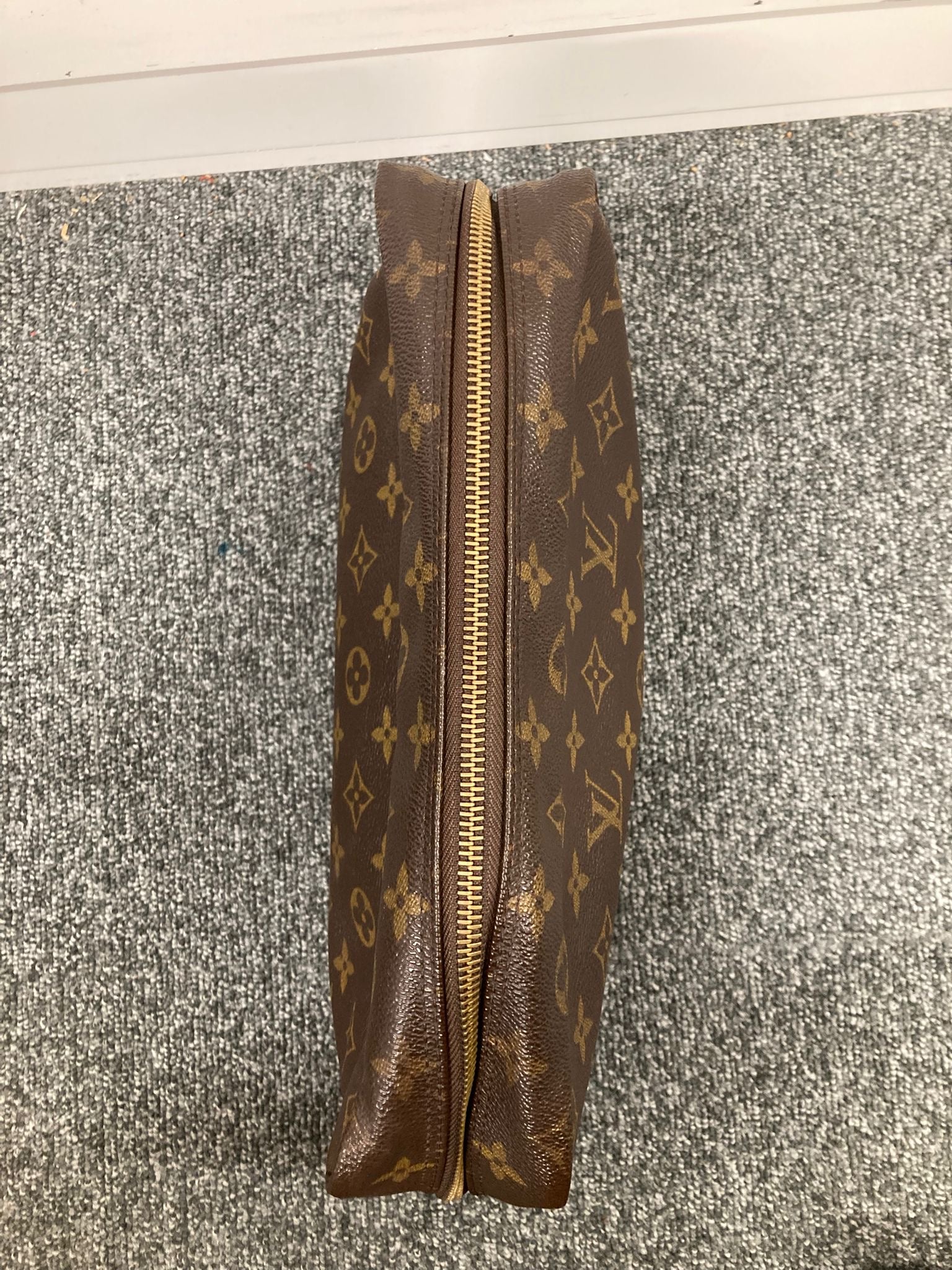 Louis Vuitton Trousse Toilette 28 – Canvas Monogram