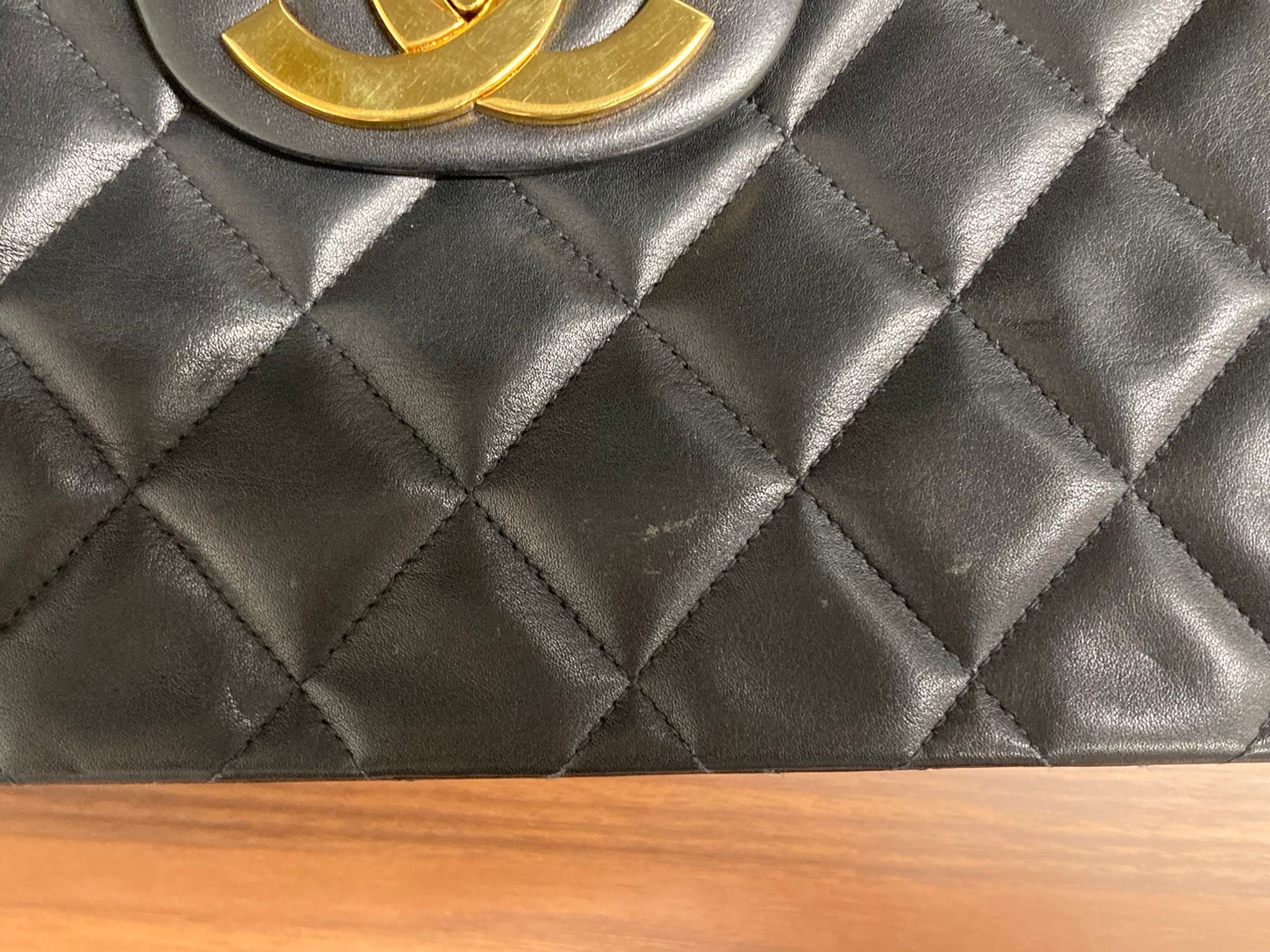Chanel Jumbo vintage negro en piel de cordero 34 cm