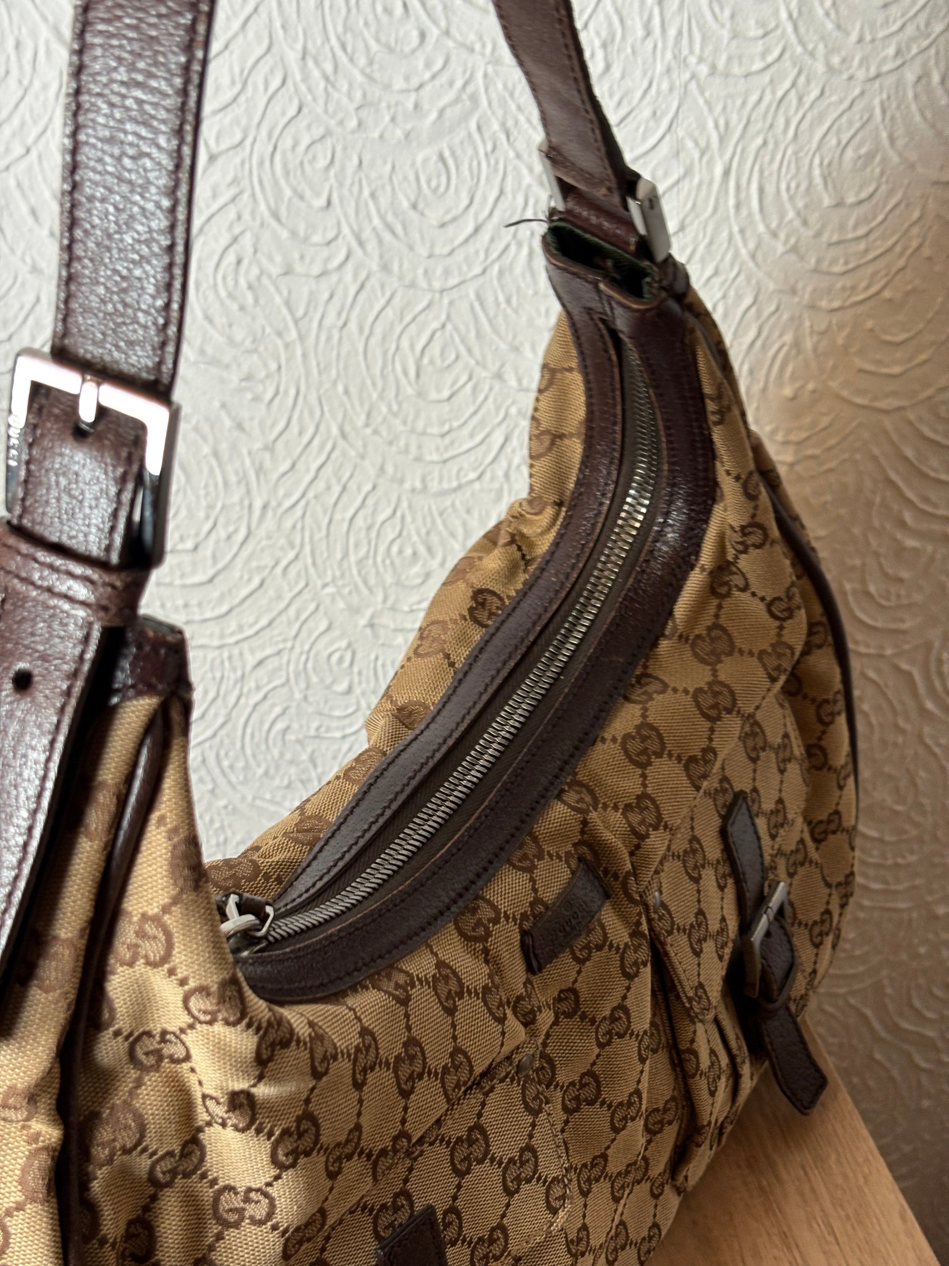 GUCCI Bolso de hombro GG Canvas con bolsillos frontales