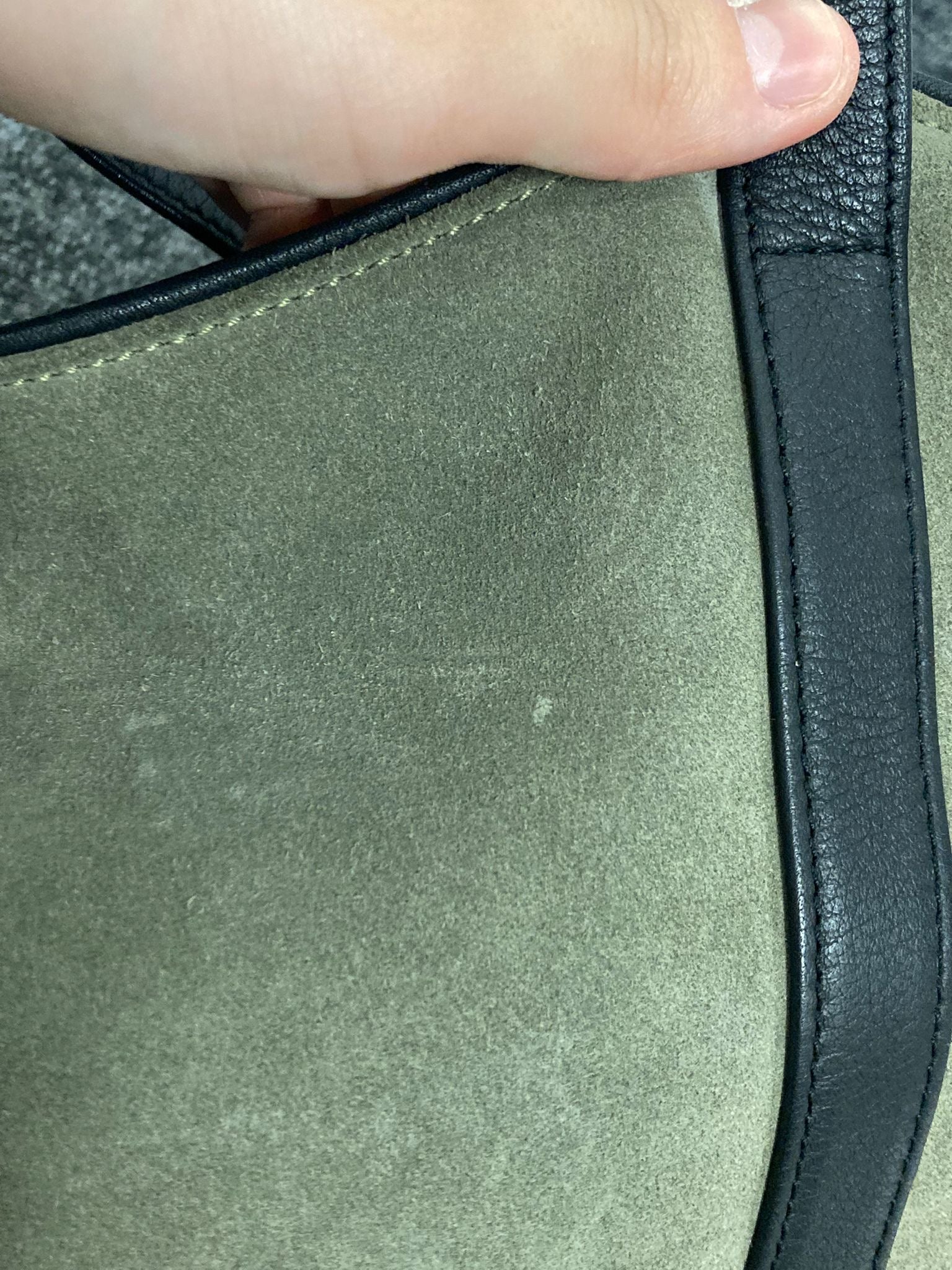Loewe Tote Bag en ante caqui y piel negra
