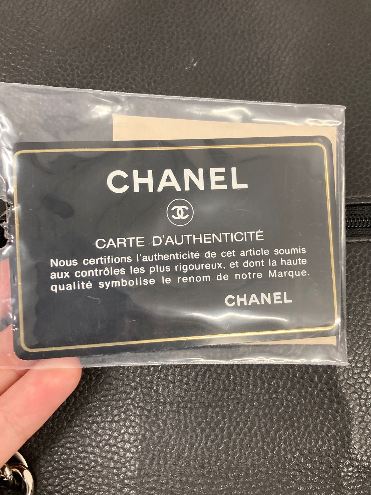 CHANEL Classic Double Flap 34 Caviar Bordeaux con herrajes plateados