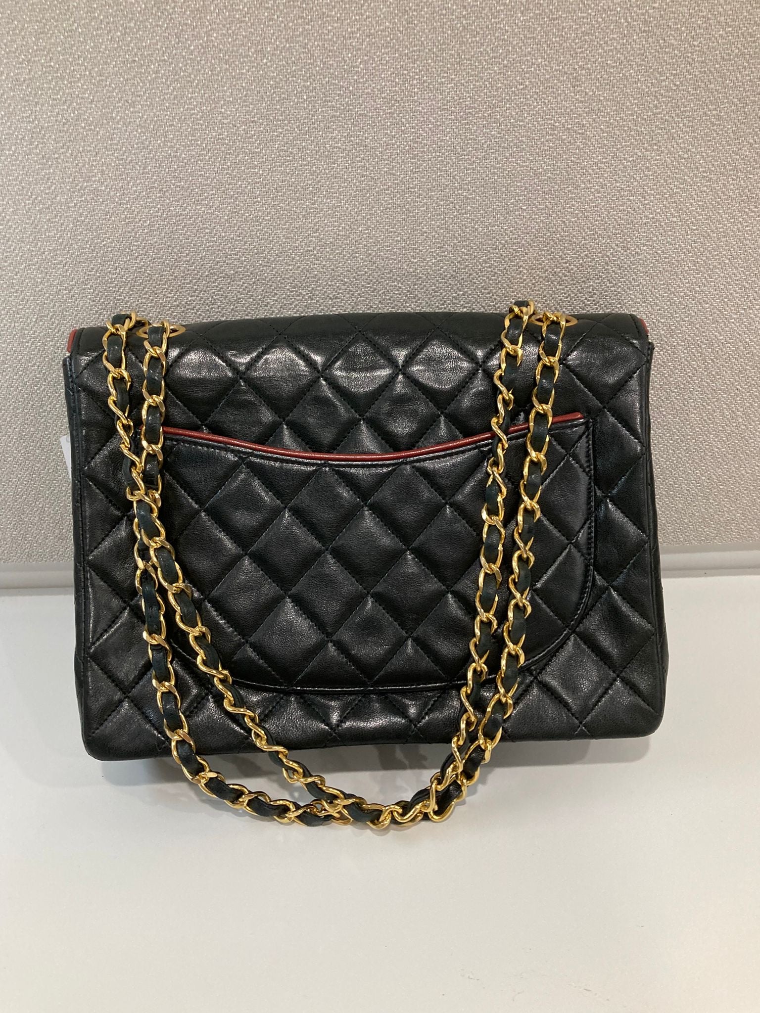 Chanel Timeless Single Flap 25 Negro con Ribete Burdeos – Serie 1