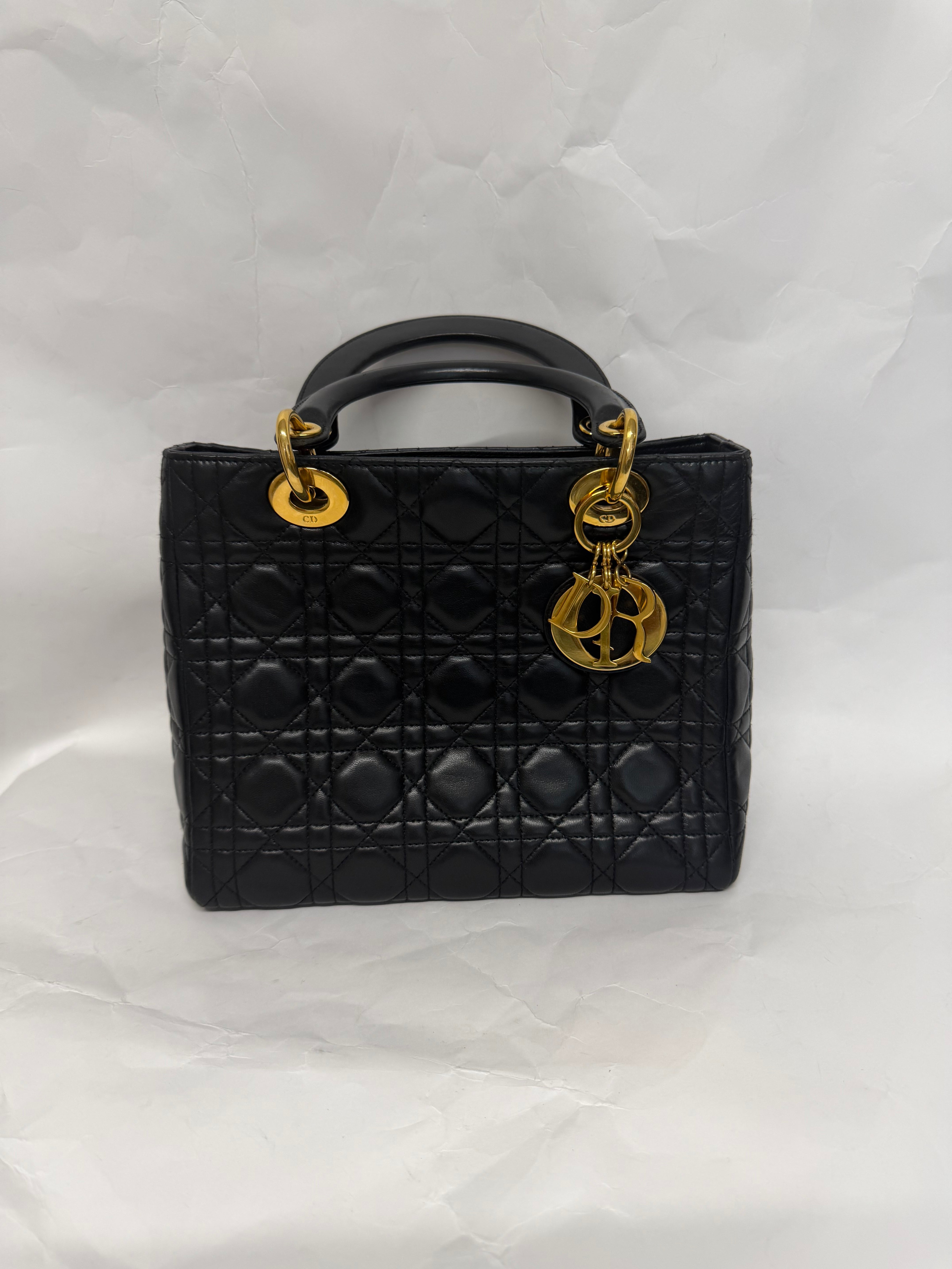 Christian Dior Lady Dior Medium | Lambskin Negro Gold