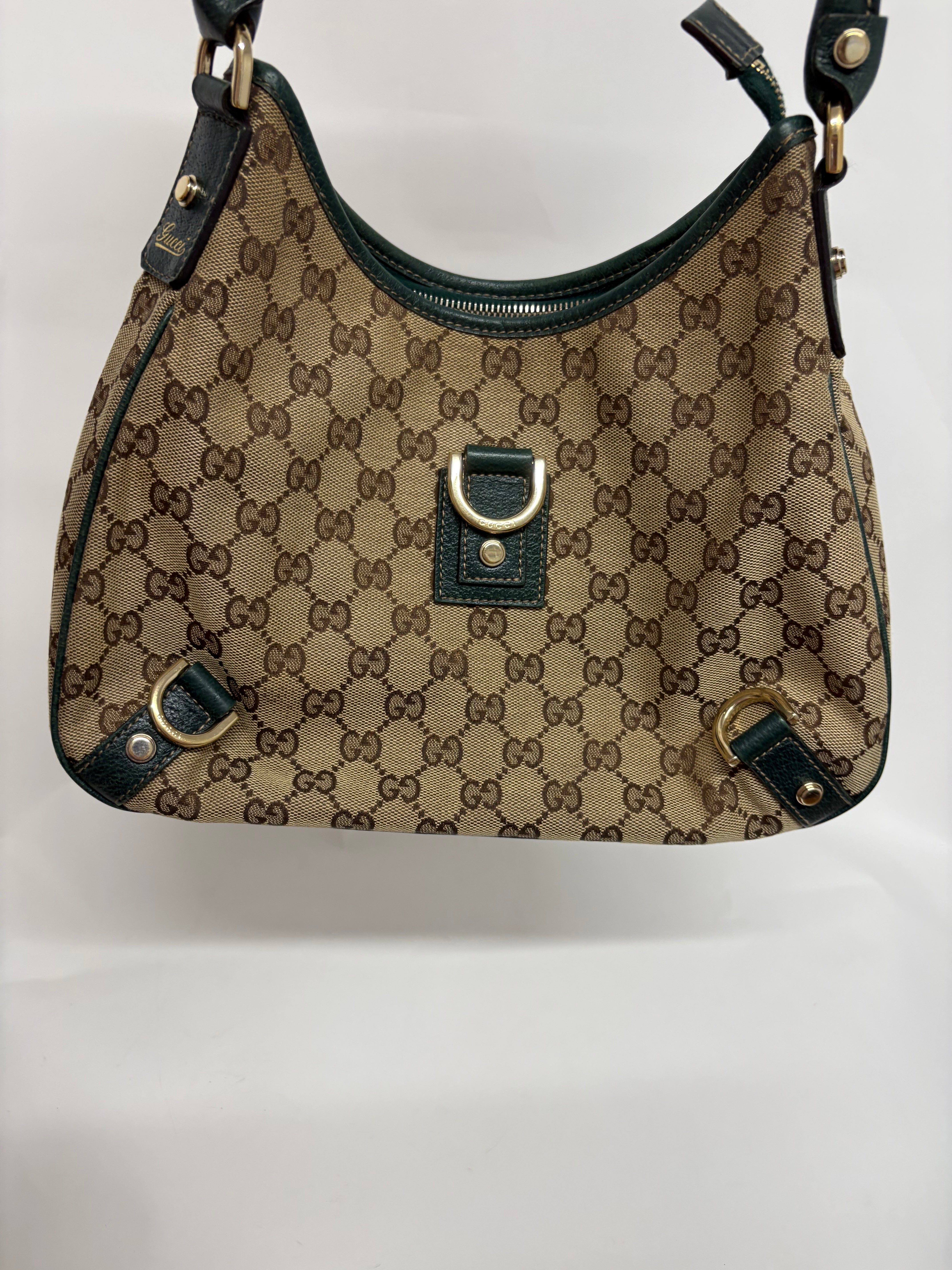 Gucci GG Canvas Shoulder Bag verde
