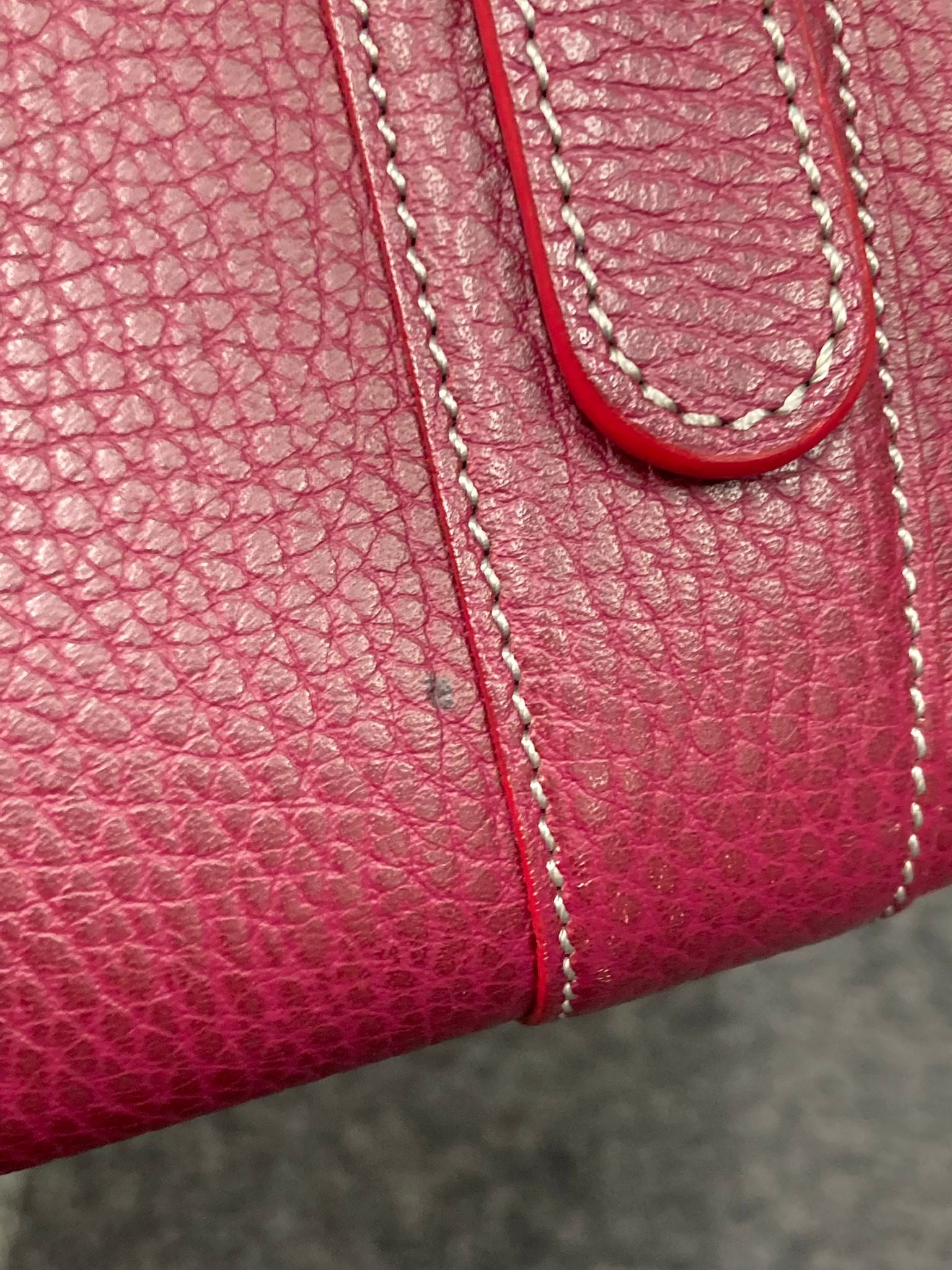 Loewe Logo Tote en piel burdeos