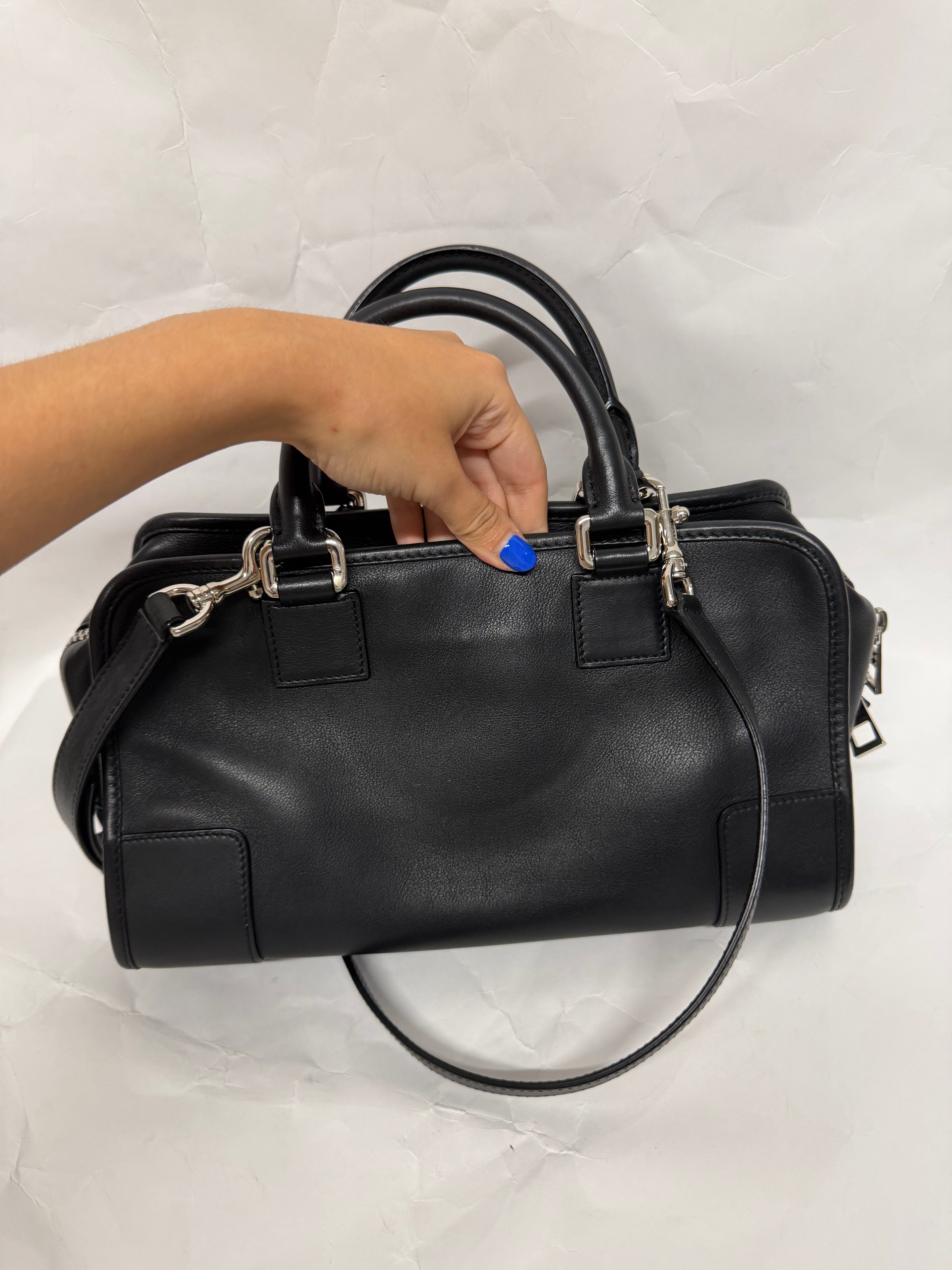 Loewe Amazona 28 | Piel Vacuno Negra Herrajes Paladio