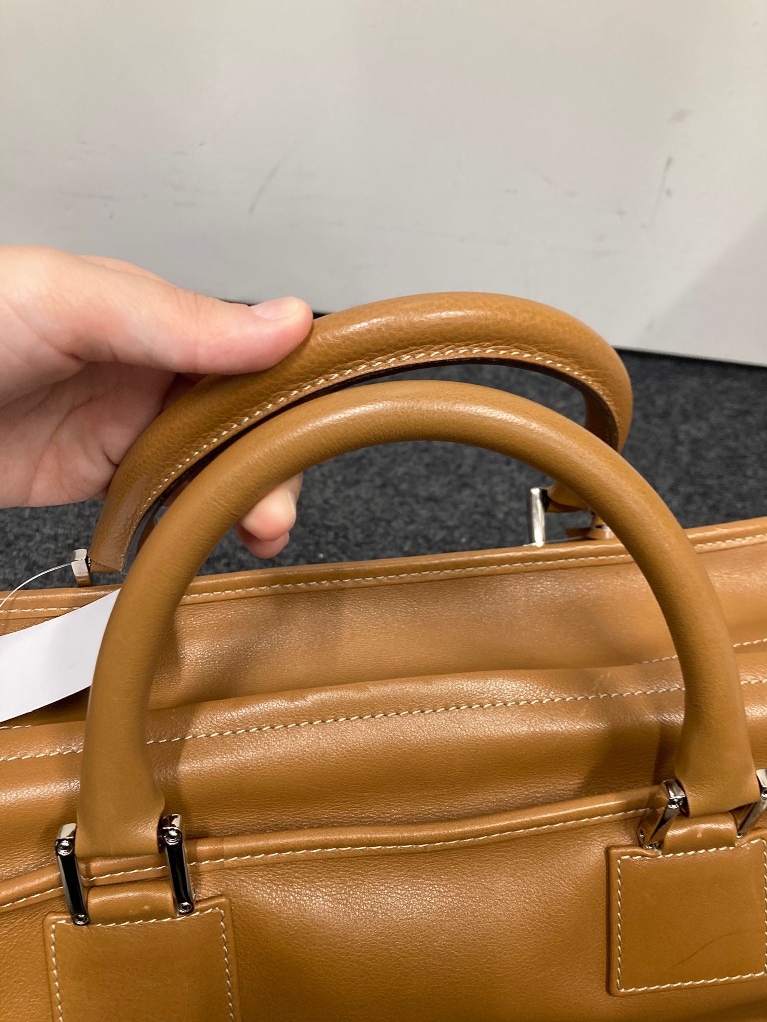 Loewe Amazona 35 en piel marrón camel
