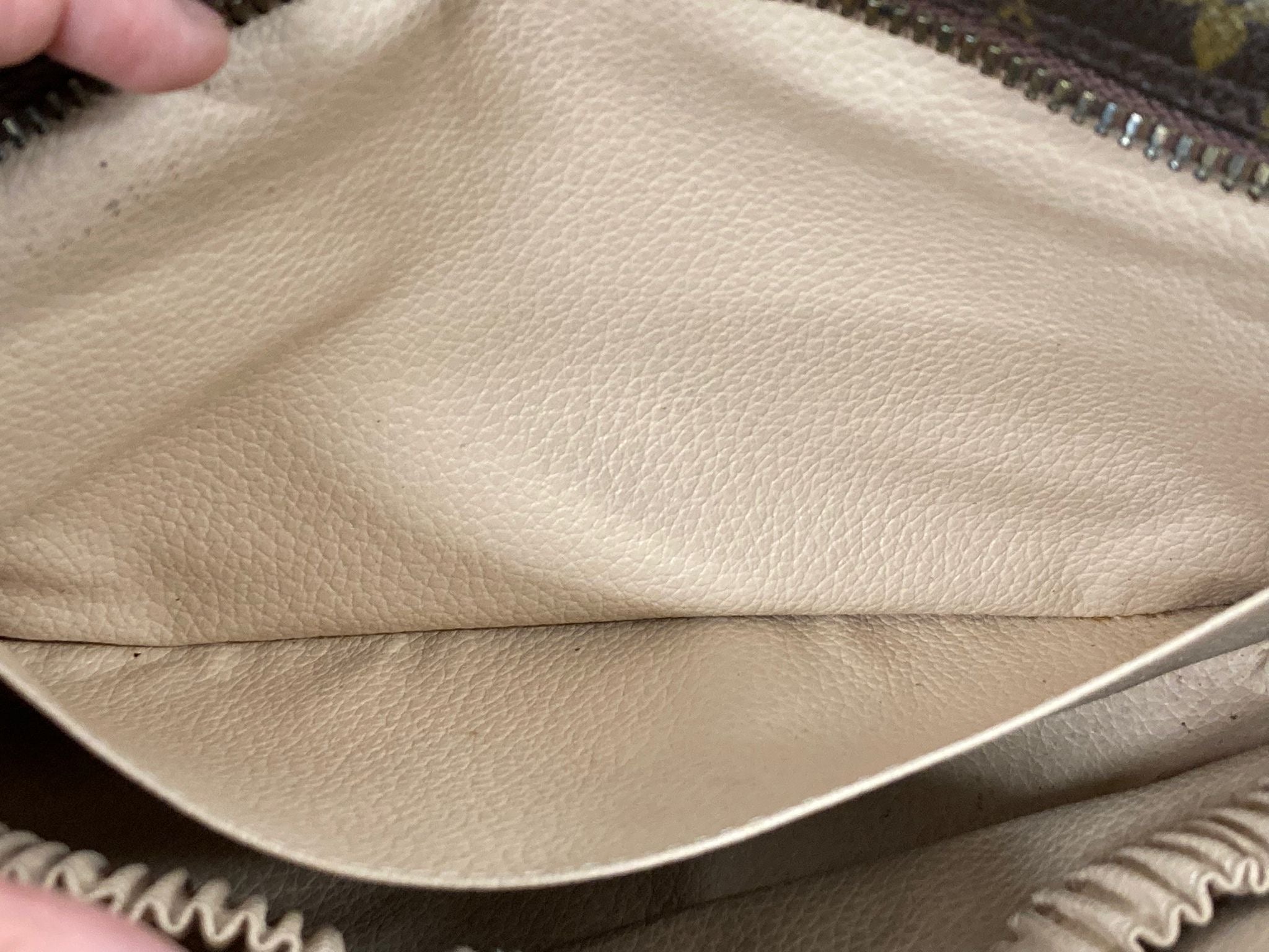 Louis Vuitton Trousse Toilette 23 – Canvas Monogram